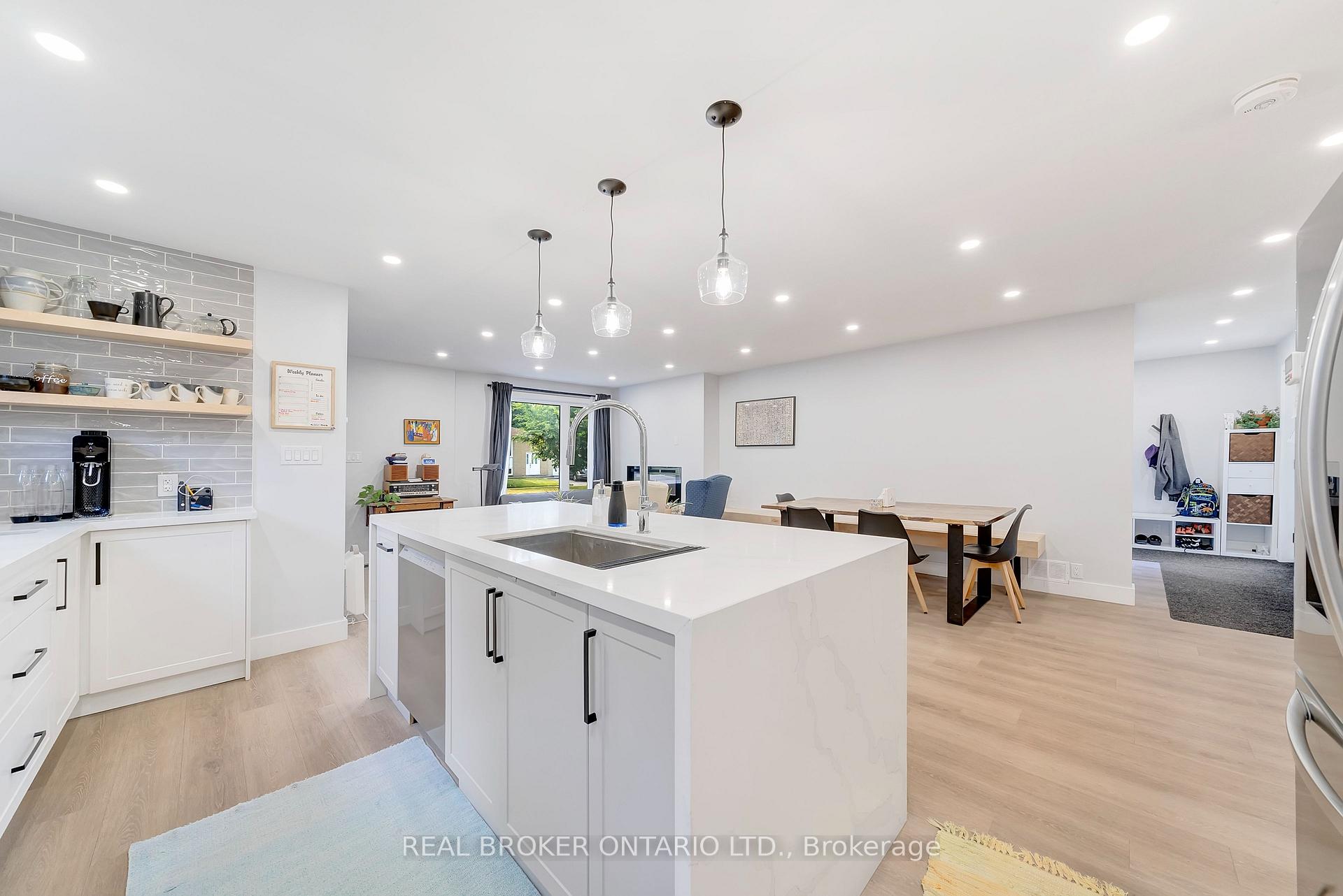 Photo 7 of 579 Chamberlain Road, Burlington, Shoreacres — HOMEH