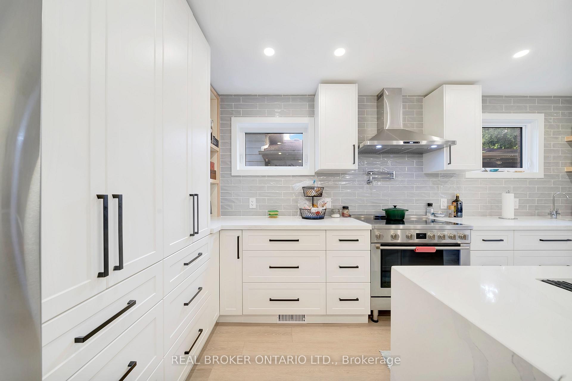 Photo 8 of 579 Chamberlain Road, Burlington, Shoreacres — HOMEH