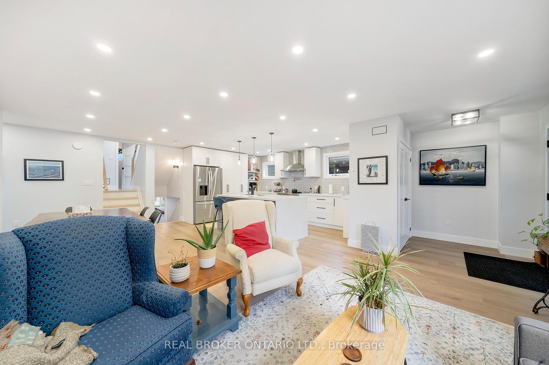 Photo 9 of 579 Chamberlain Road, Burlington, Shoreacres — HOMEH