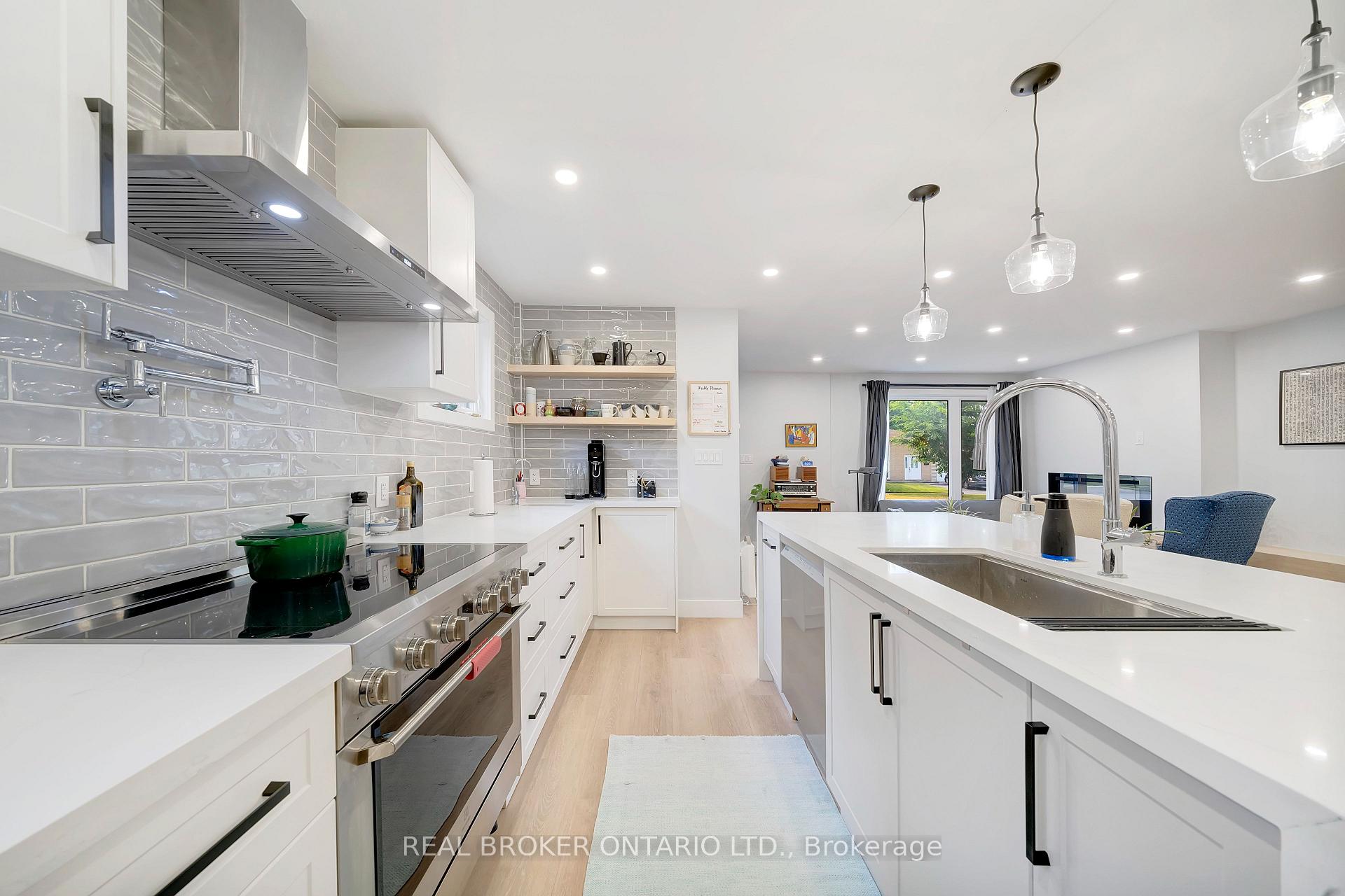 Photo 13 of 579 Chamberlain Road, Burlington, Shoreacres — HOMEH