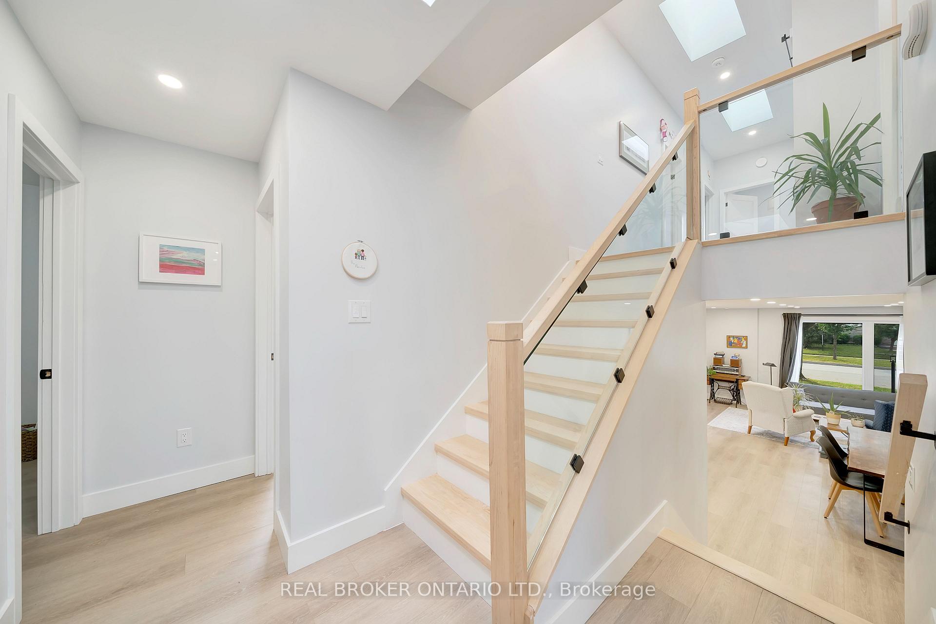 Photo 17 of 579 Chamberlain Road, Burlington, Shoreacres — HOMEH