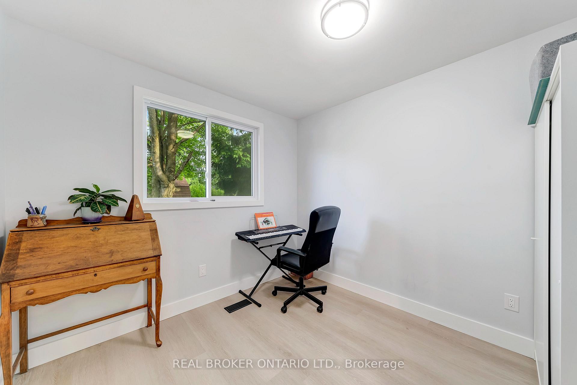 Photo 21 of 579 Chamberlain Road, Burlington, Shoreacres — HOMEH