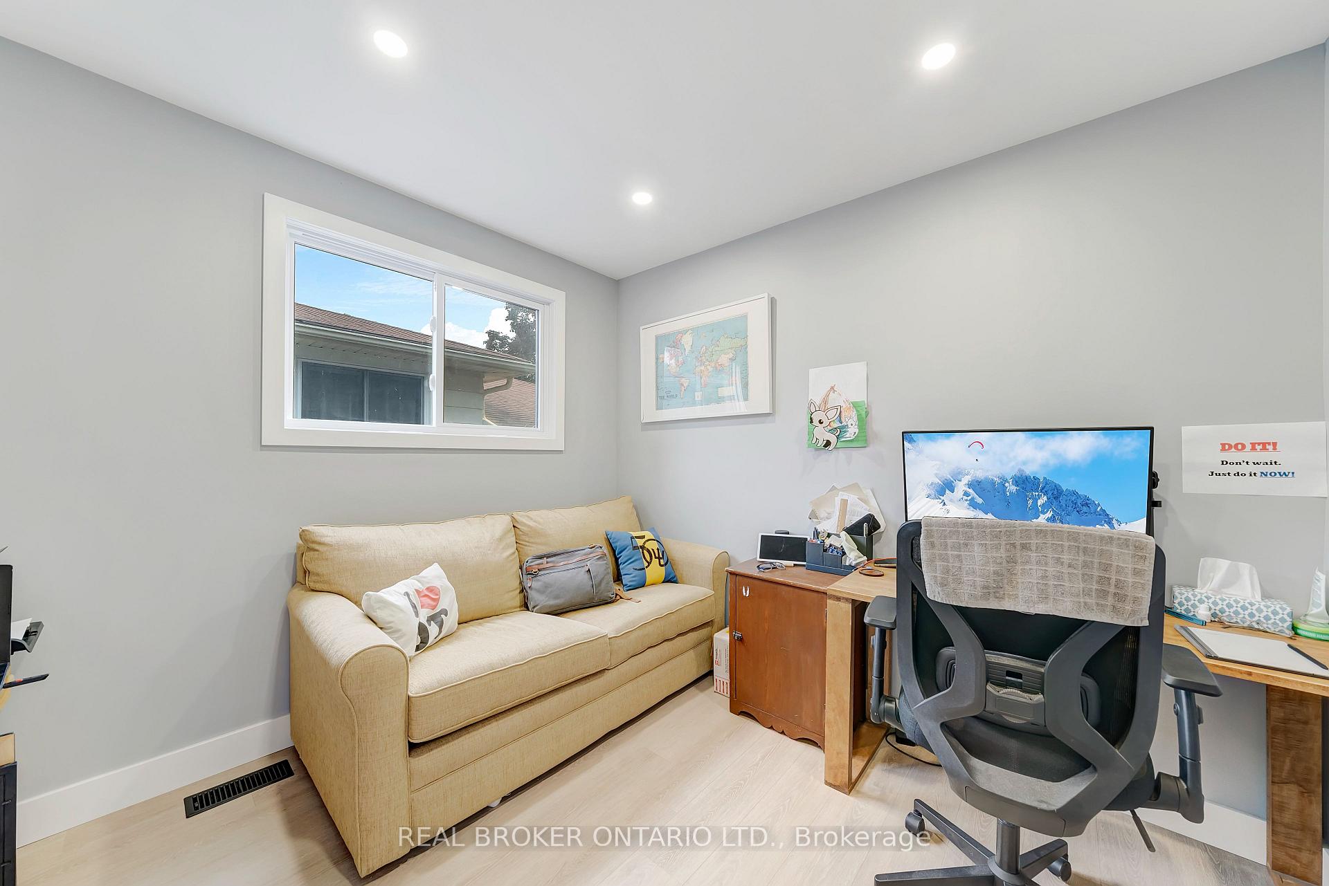 Photo 22 of 579 Chamberlain Road, Burlington, Shoreacres — HOMEH