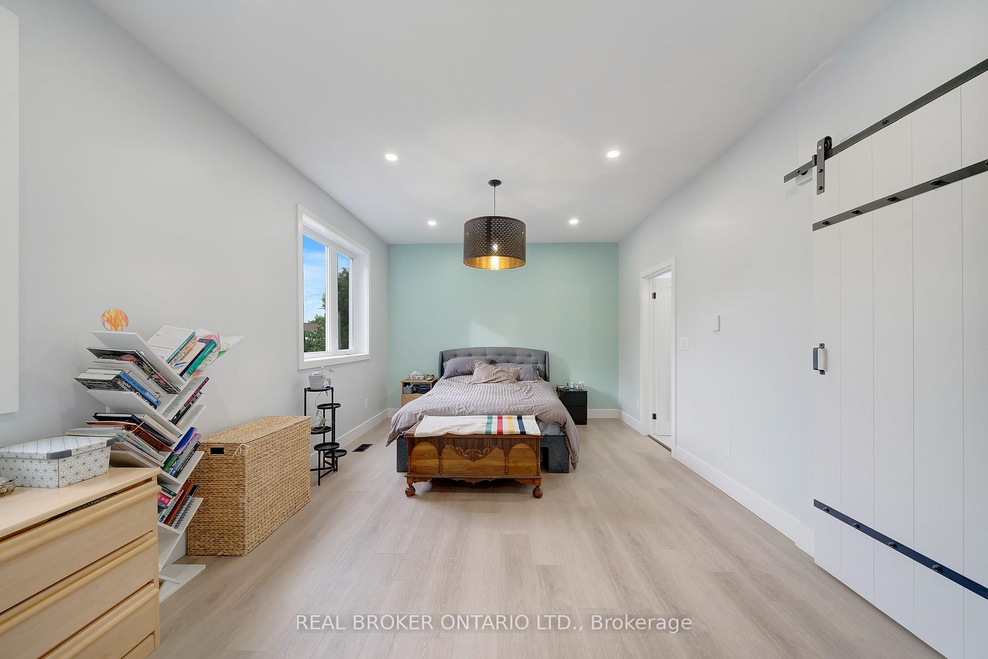 Photo 24 of 579 Chamberlain Road, Burlington, Shoreacres — HOMEH