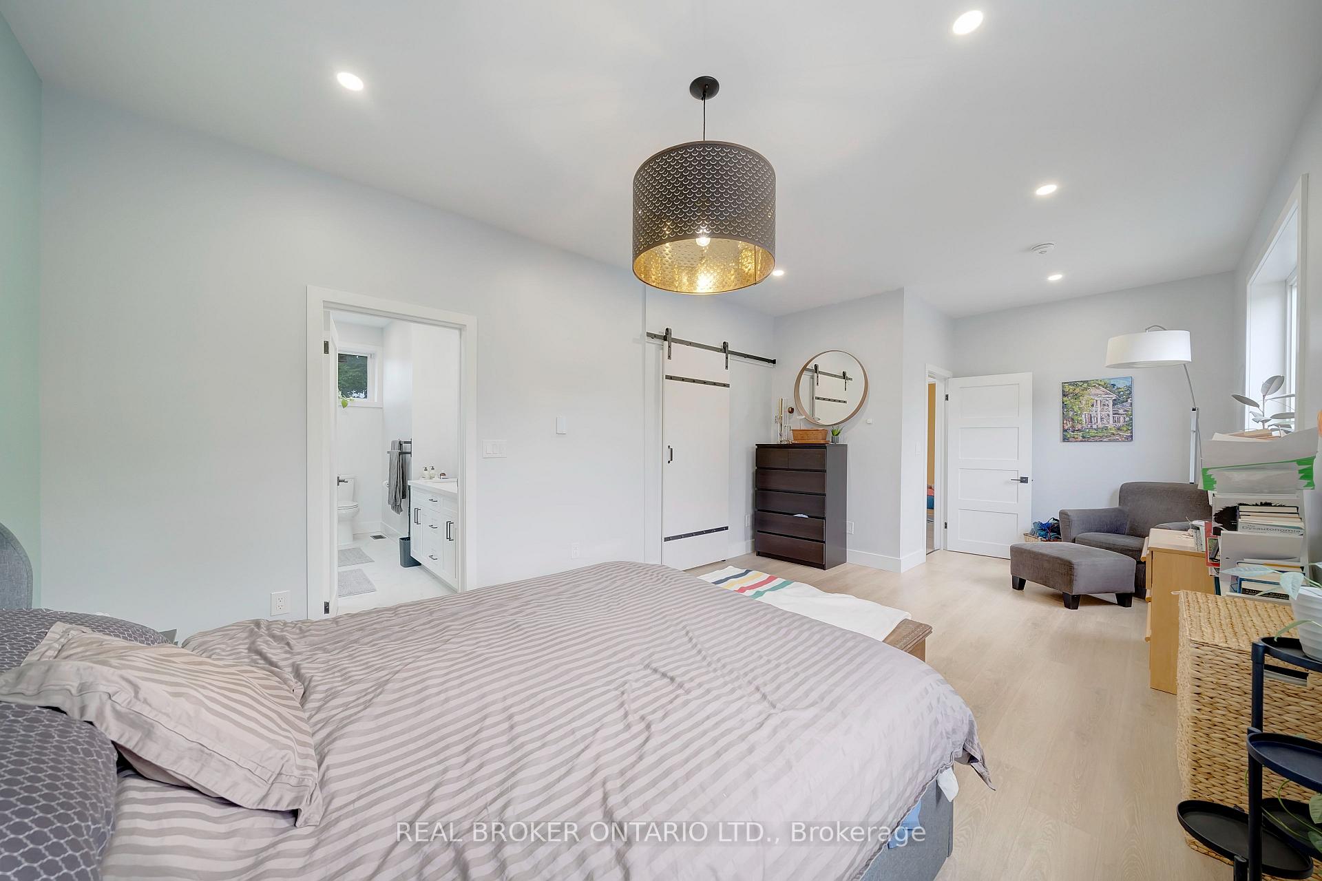 Photo 25 of 579 Chamberlain Road, Burlington, Shoreacres — HOMEH