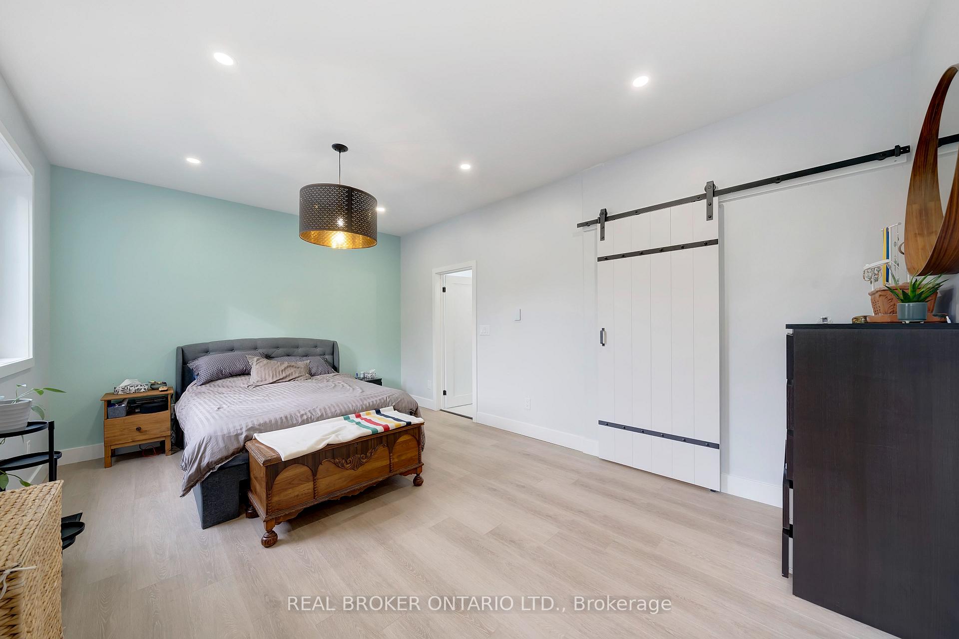 Photo 26 of 579 Chamberlain Road, Burlington, Shoreacres — HOMEH