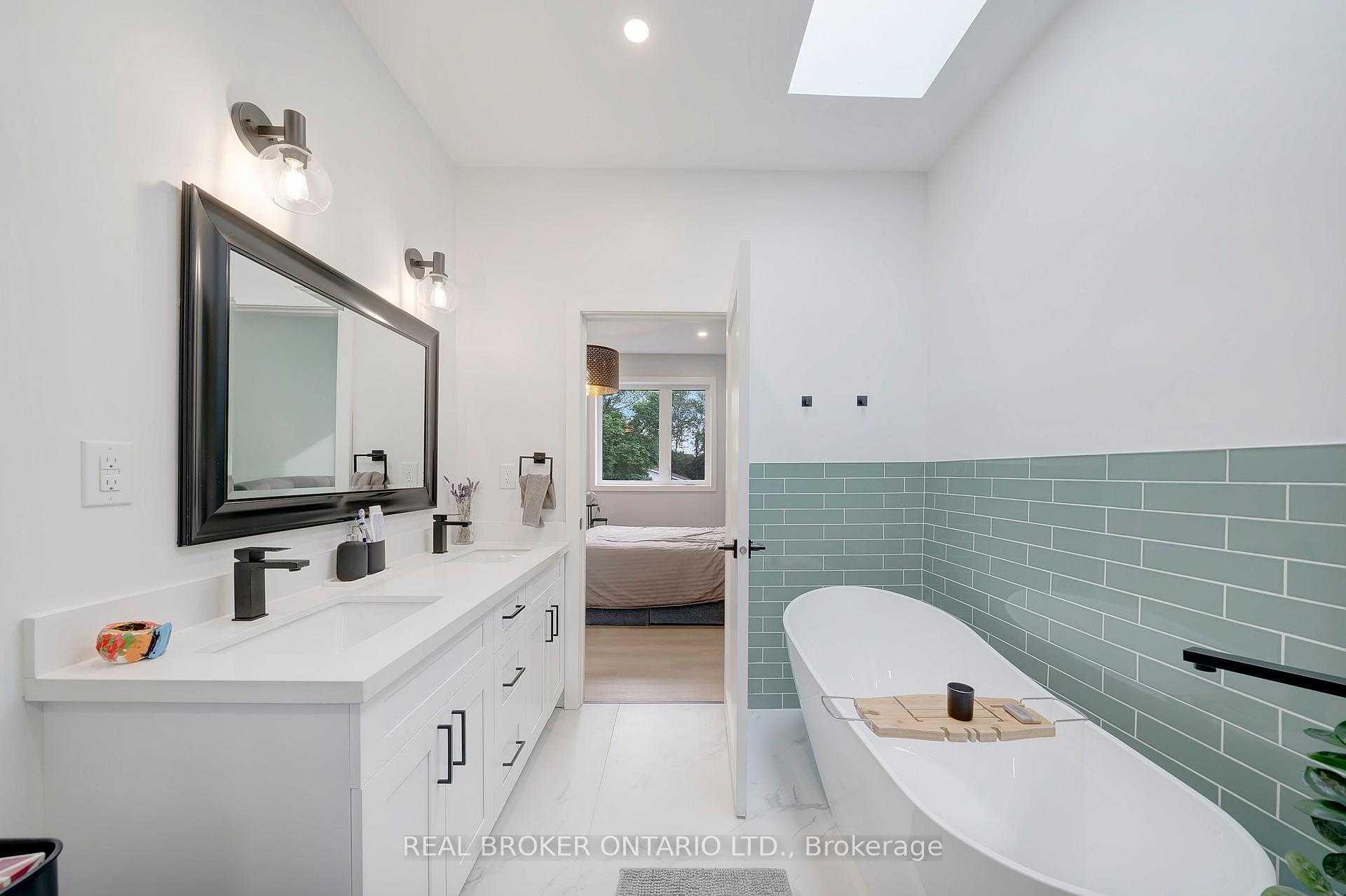 Photo 28 of 579 Chamberlain Road, Burlington, Shoreacres — HOMEH