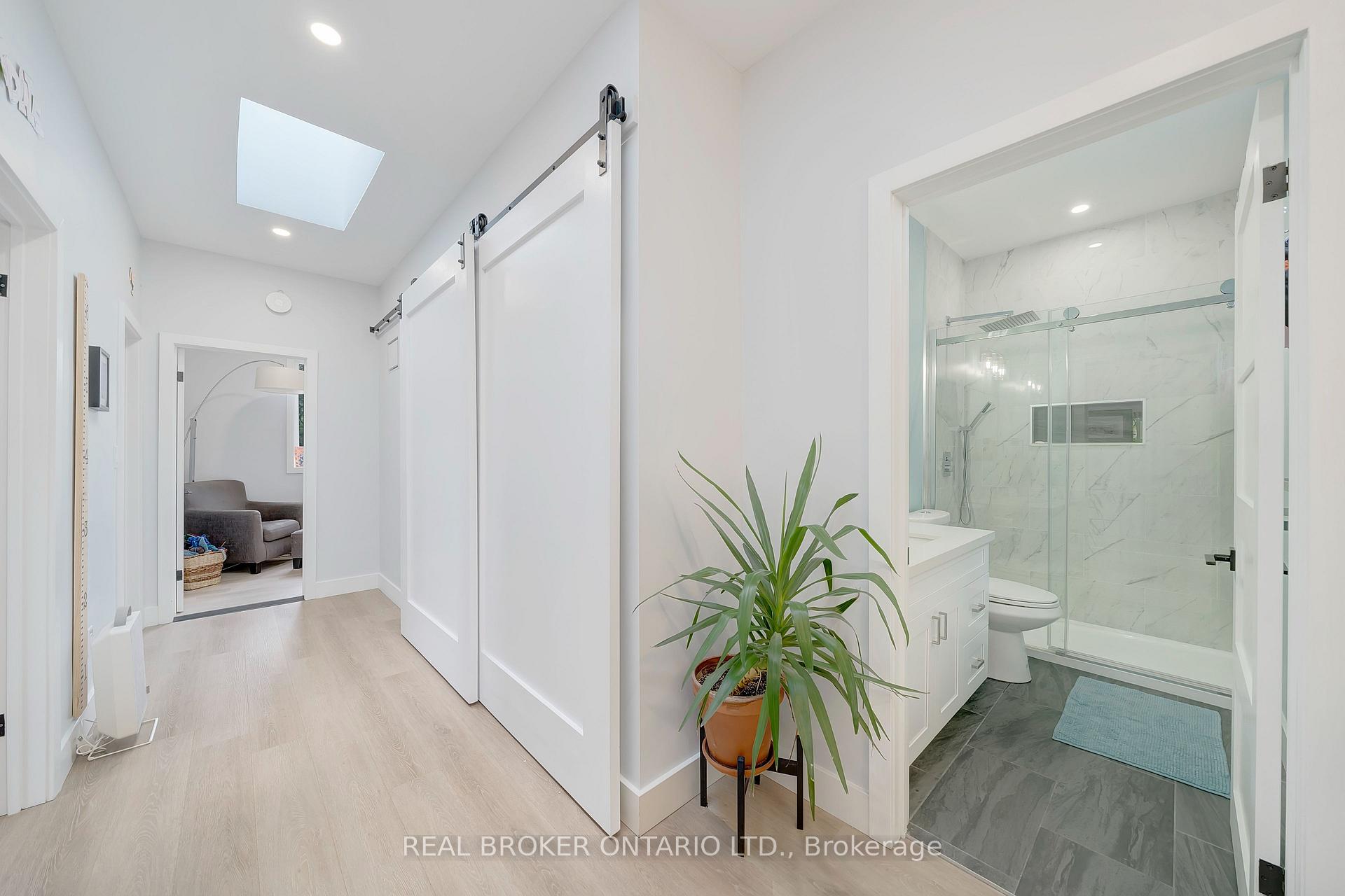 Photo 32 of 579 Chamberlain Road, Burlington, Shoreacres — HOMEH