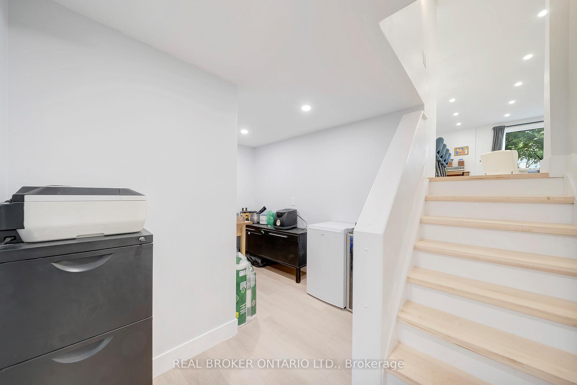 Photo 34 of 579 Chamberlain Road, Burlington, Shoreacres — HOMEH