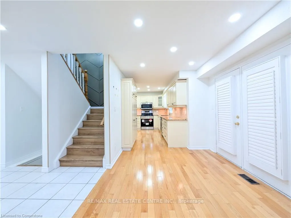 Photo 11 of 187 Daimler Drive S, Kitchener — HOMEH