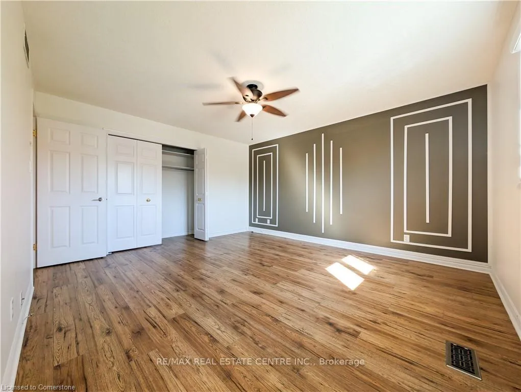 Photo 20 of 187 Daimler Drive S, Kitchener — HOMEH