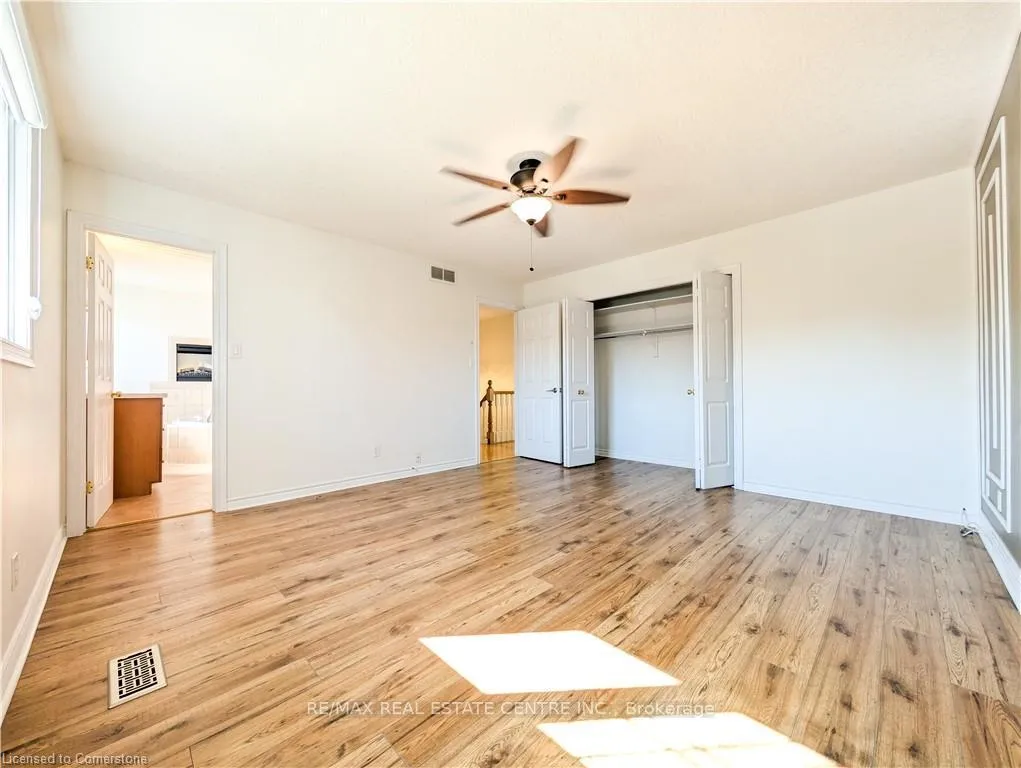 Photo 22 of 187 Daimler Drive S, Kitchener — HOMEH