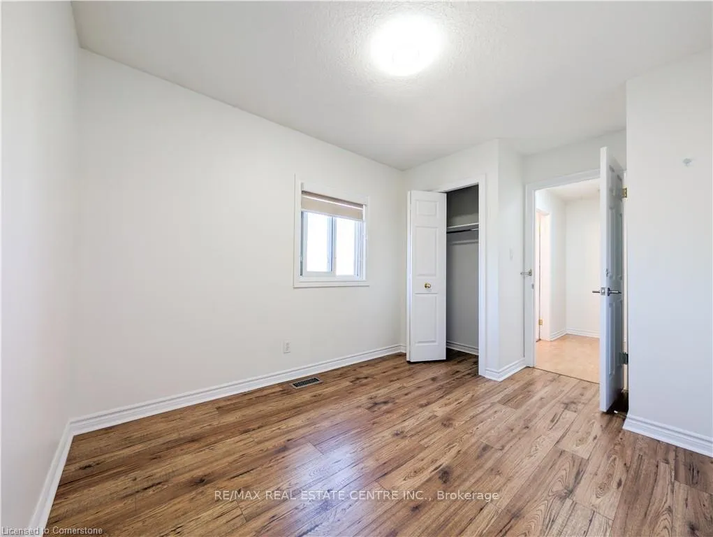 Photo 28 of 187 Daimler Drive S, Kitchener — HOMEH