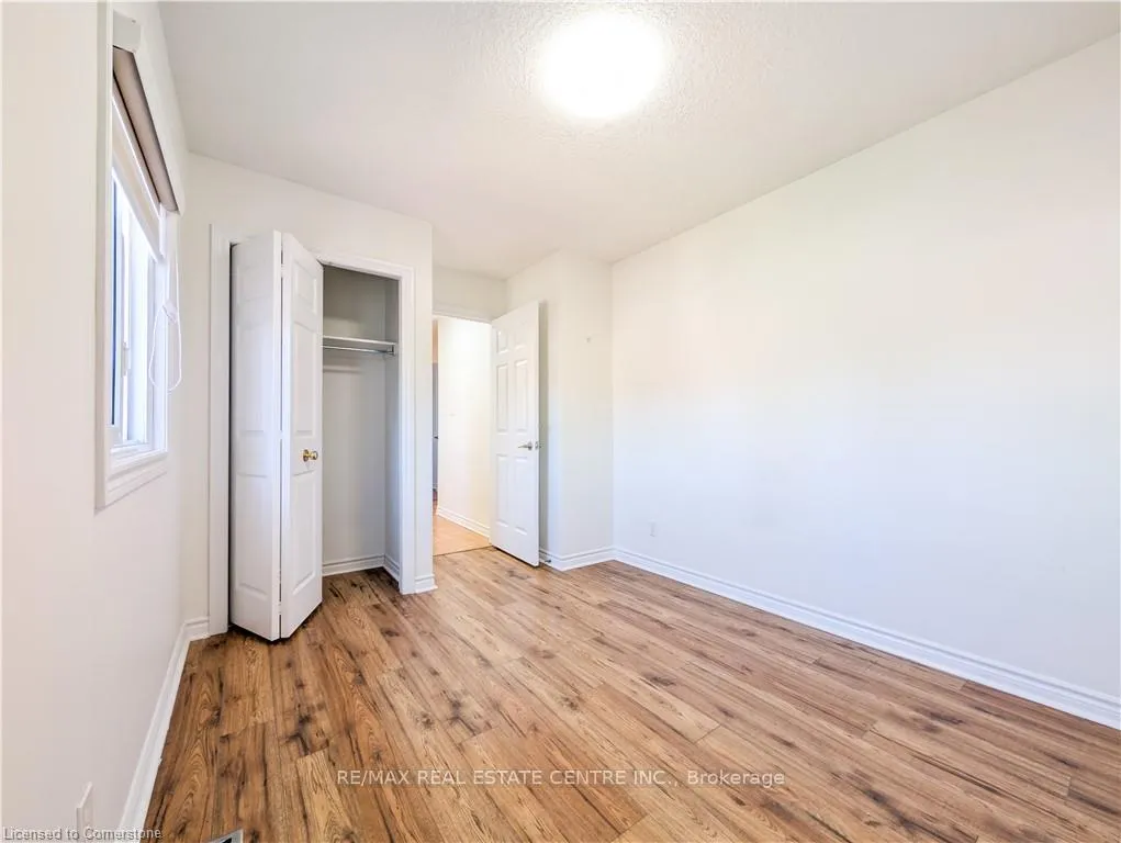 Photo 29 of 187 Daimler Drive S, Kitchener — HOMEH