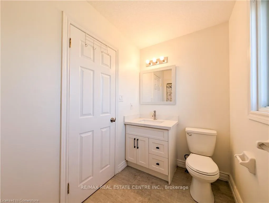 Photo 31 of 187 Daimler Drive S, Kitchener — HOMEH