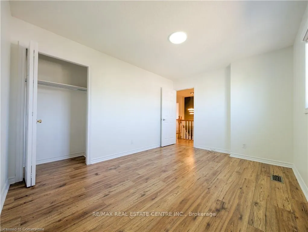 Photo 35 of 187 Daimler Drive S, Kitchener — HOMEH