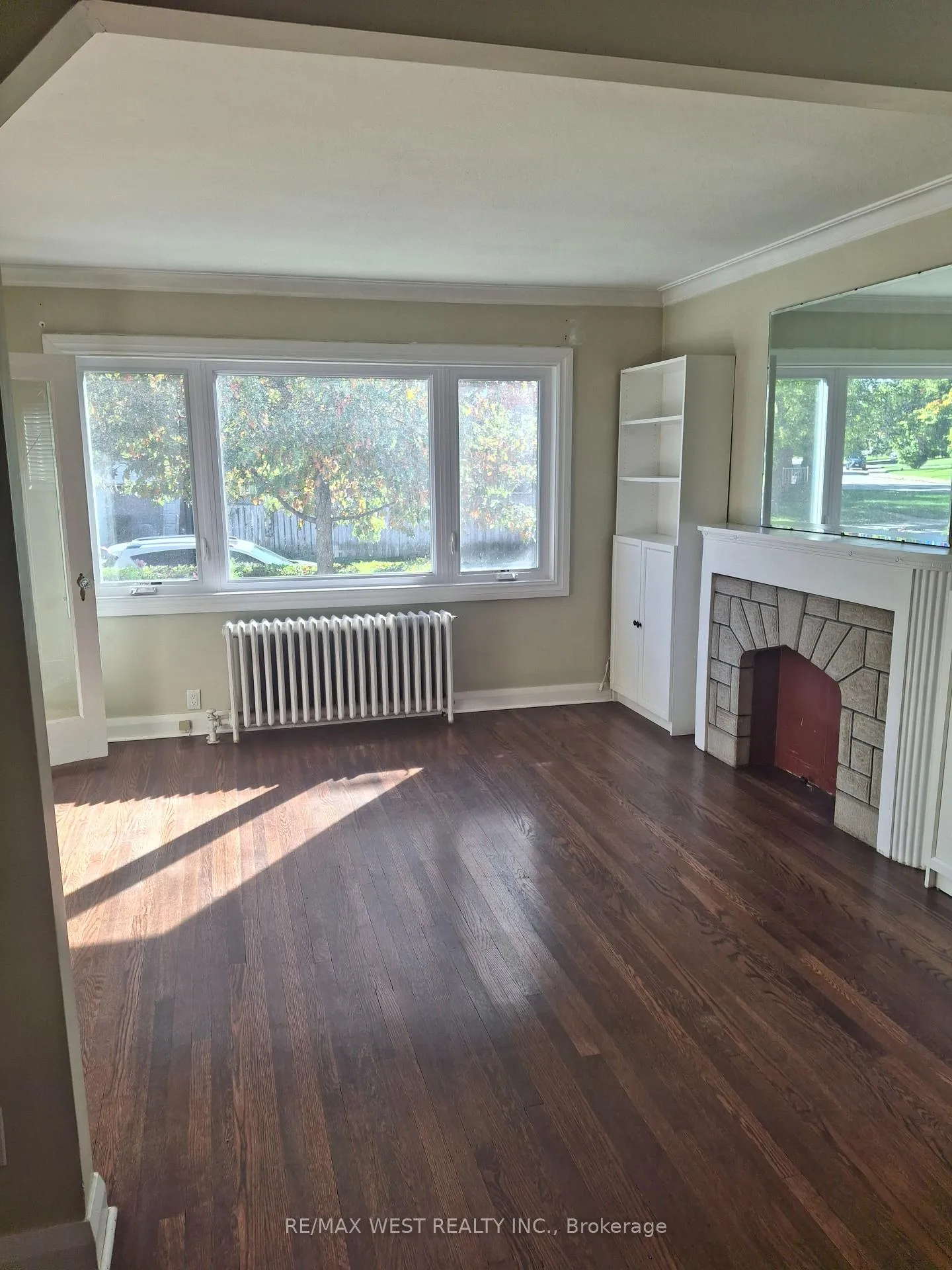 Photo 4 of Unit Main Floor, 62 Glencrest Boulevard, Toronto, O'Connor-Parkview — HOMEH