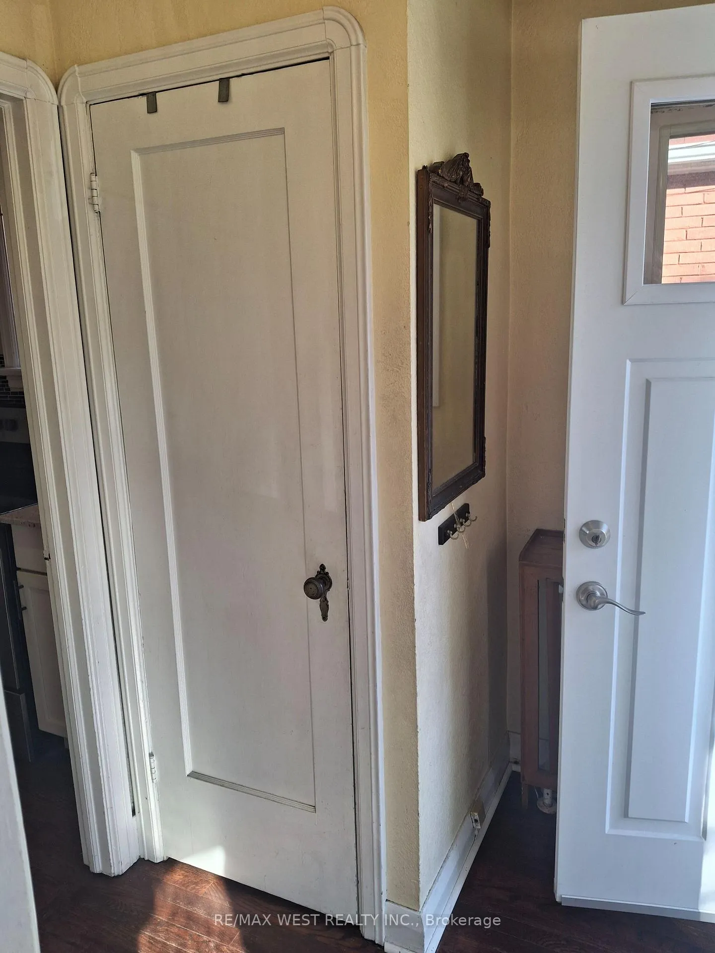 Photo 9 of Unit Main Floor, 62 Glencrest Boulevard, Toronto, O'Connor-Parkview — HOMEH