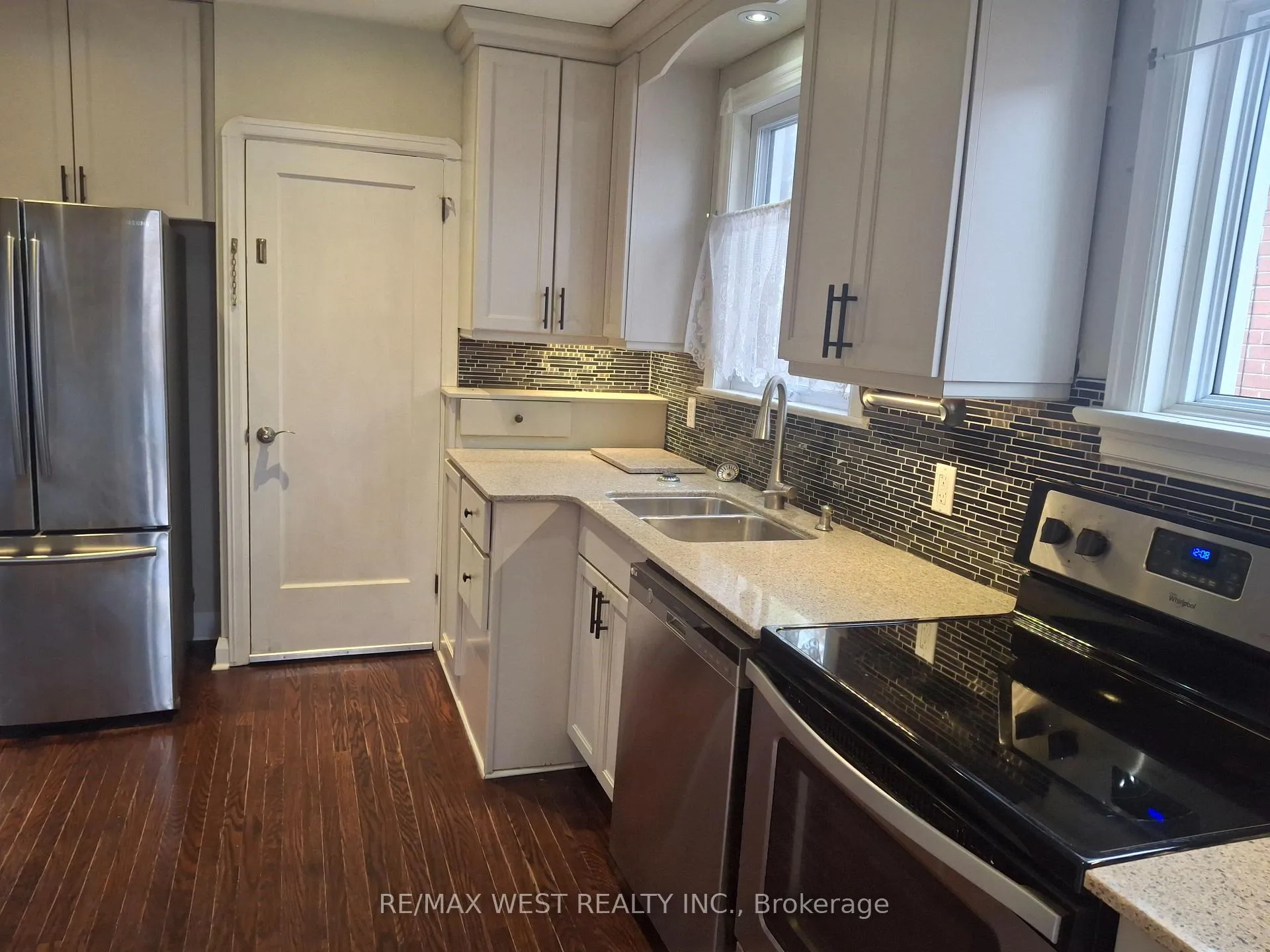 Photo 13 of Unit Main Floor, 62 Glencrest Boulevard, Toronto, O'Connor-Parkview — HOMEH