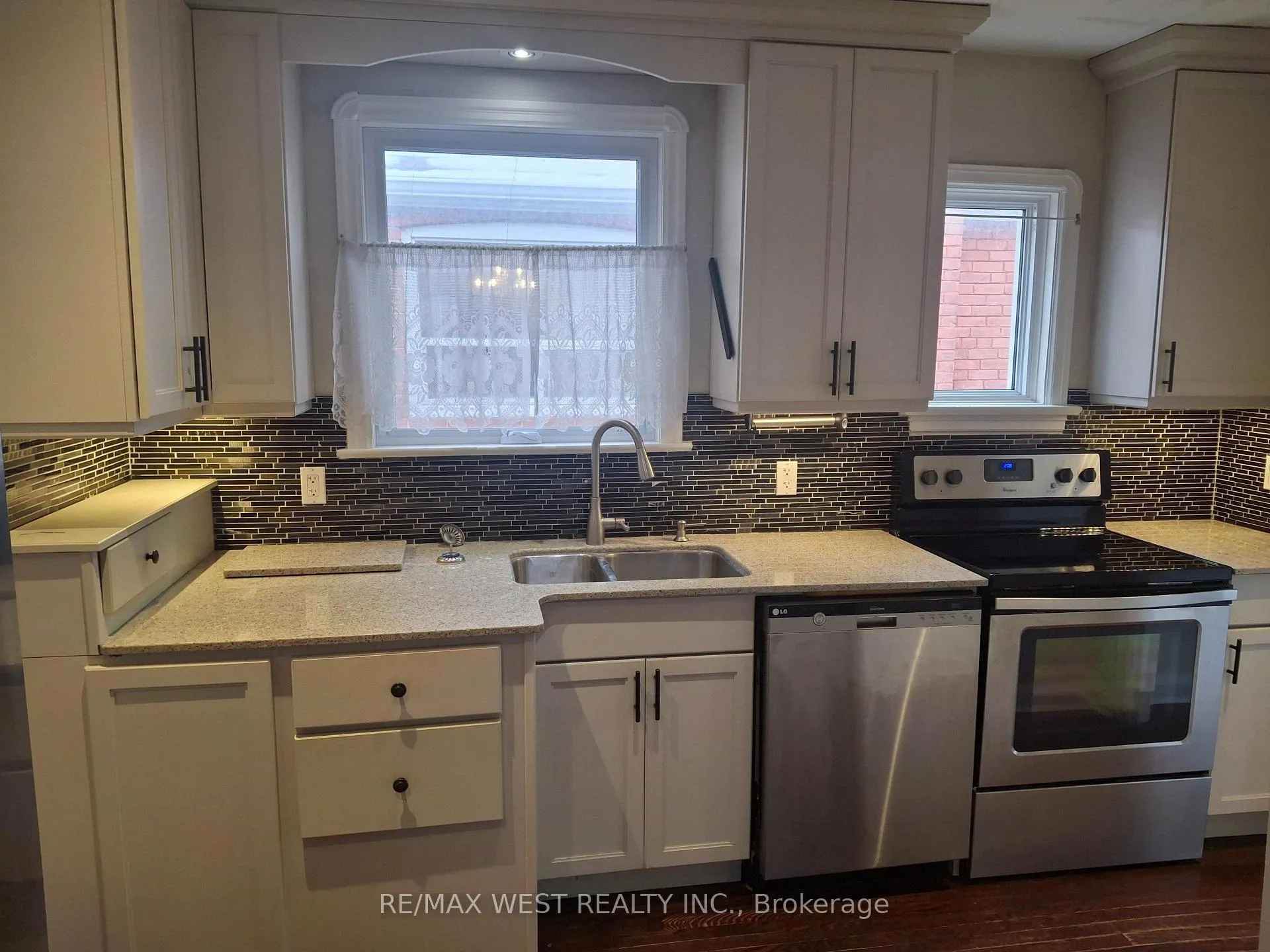 Photo 16 of Unit Main Floor, 62 Glencrest Boulevard, Toronto, O'Connor-Parkview — HOMEH