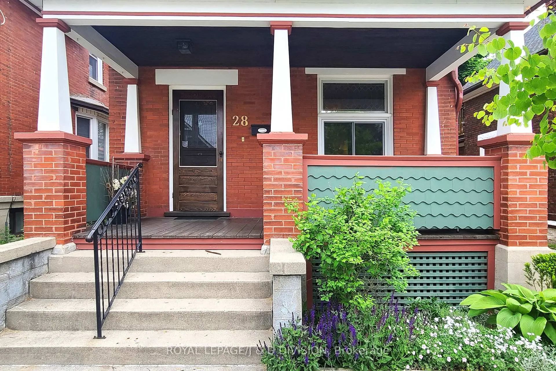 Photo 3 of 28 Henry Street, Kitchener — HOMEH