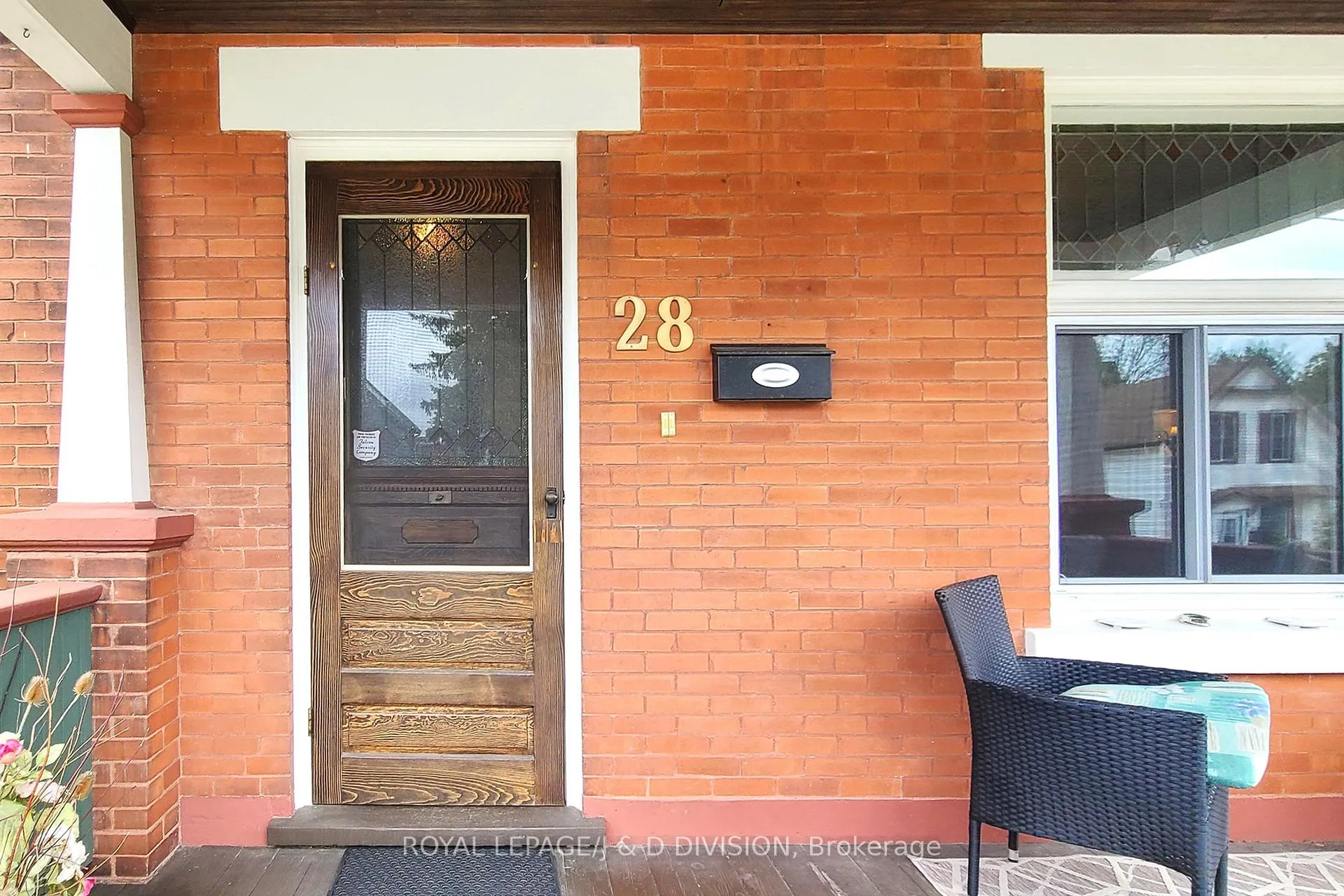 Photo 4 of 28 Henry Street, Kitchener — HOMEH