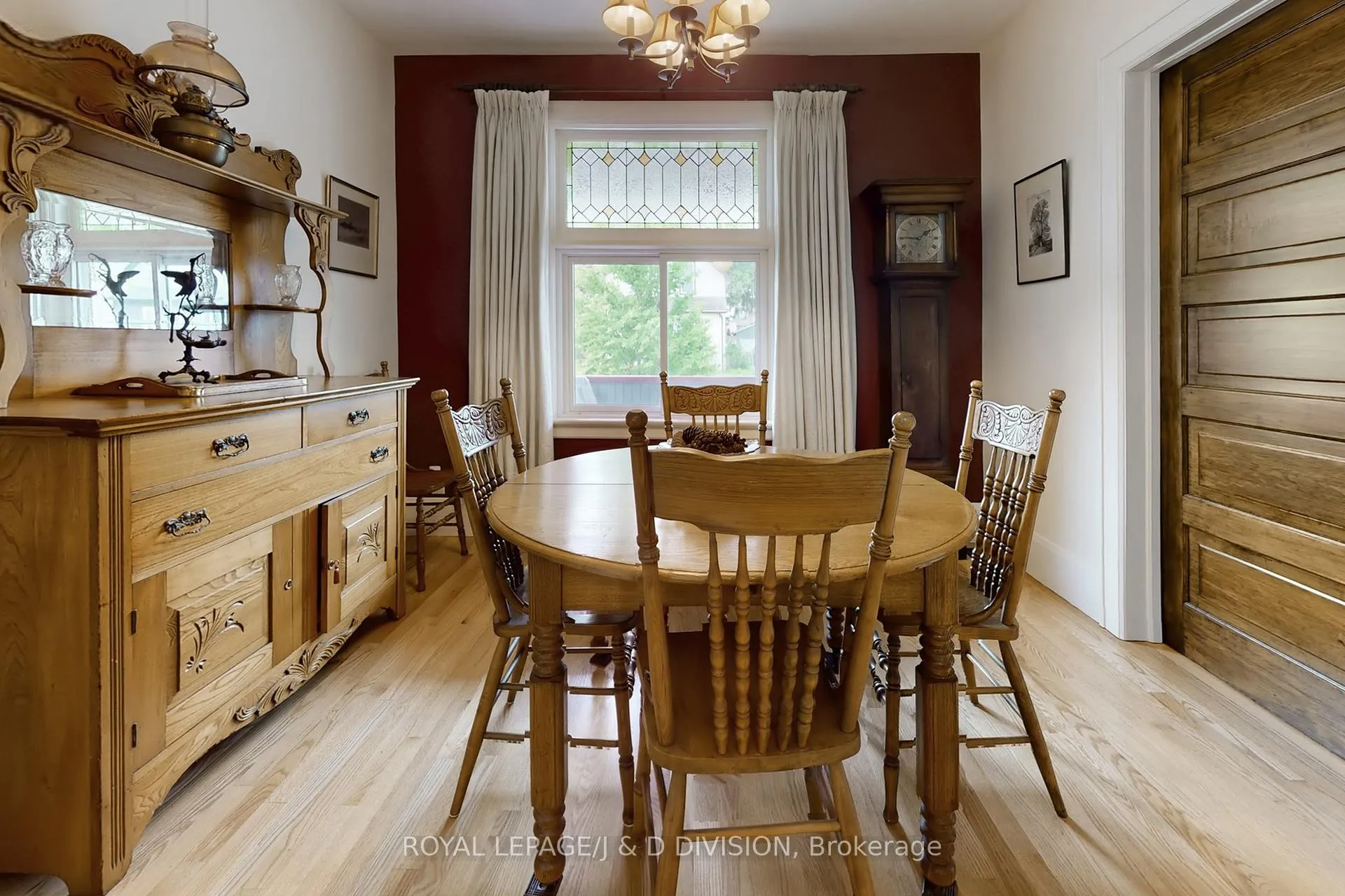 Photo 9 of 28 Henry Street, Kitchener — HOMEH