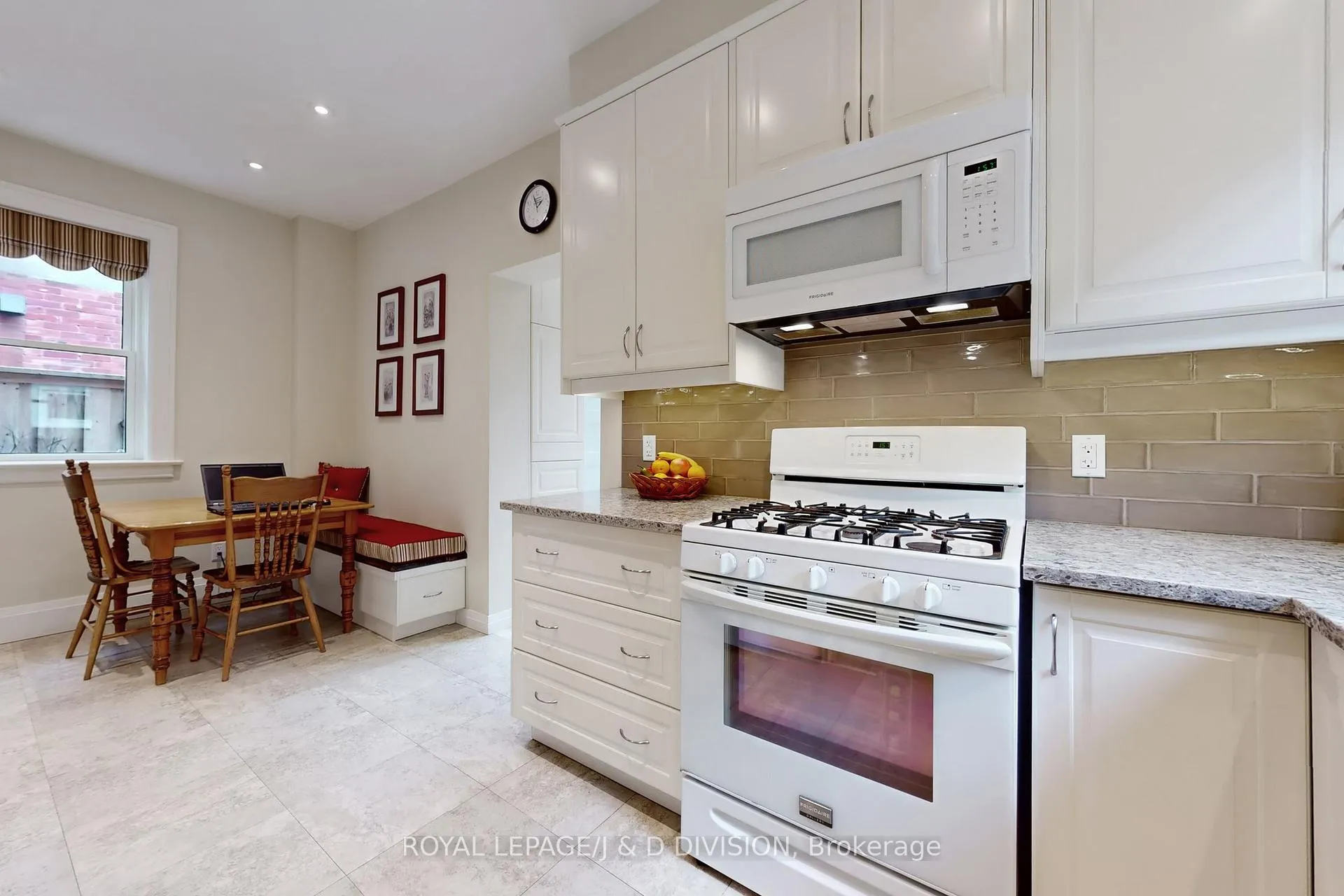 Photo 11 of 28 Henry Street, Kitchener — HOMEH