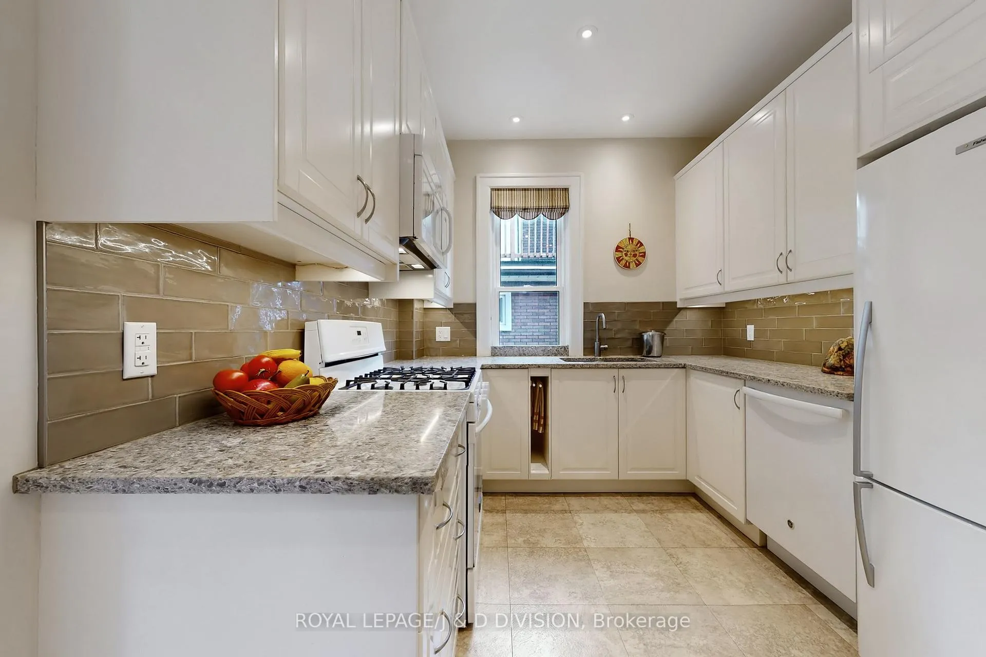 Photo 12 of 28 Henry Street, Kitchener — HOMEH