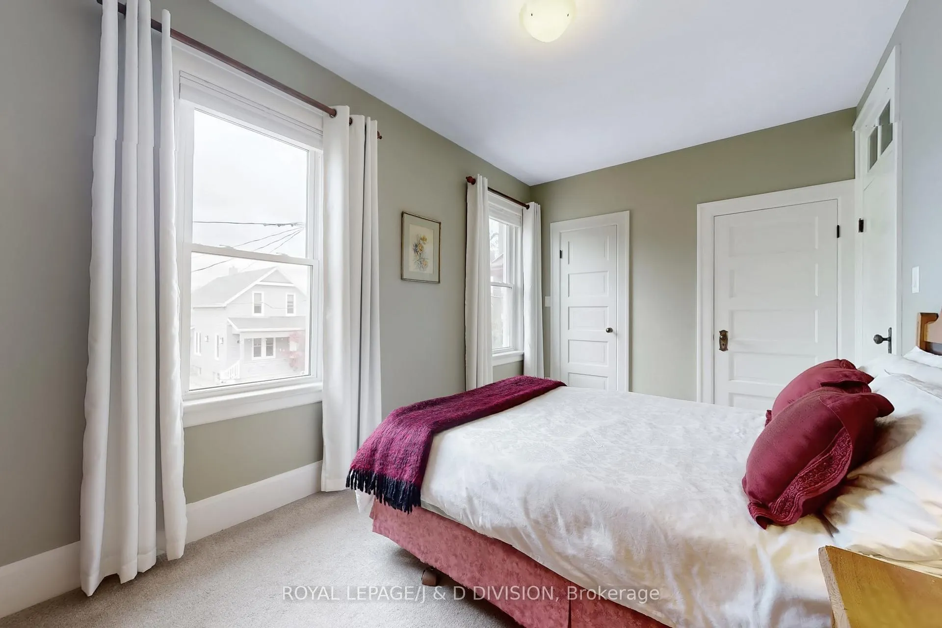 Photo 17 of 28 Henry Street, Kitchener — HOMEH