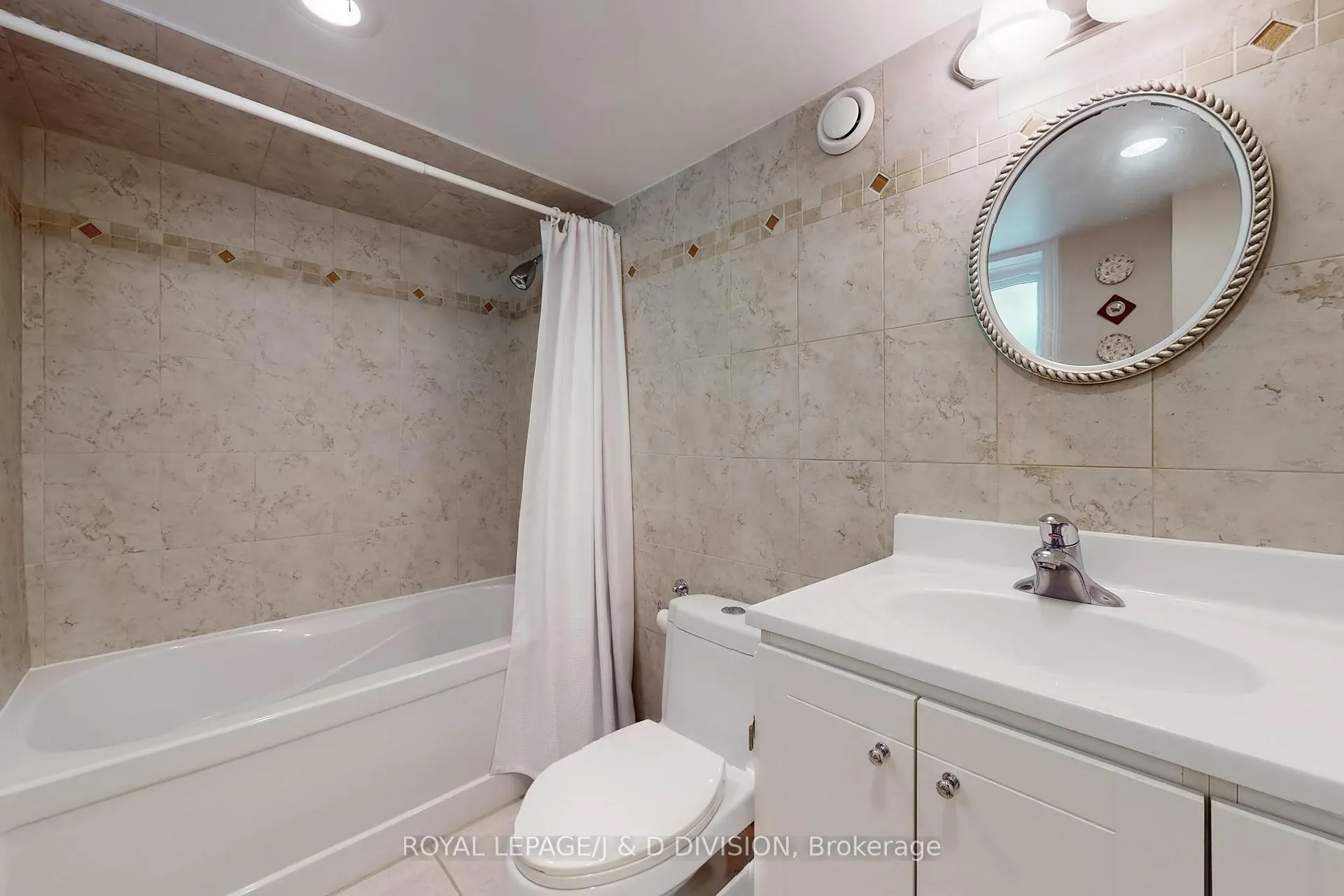 Photo 33 of 28 Henry Street, Kitchener — HOMEH