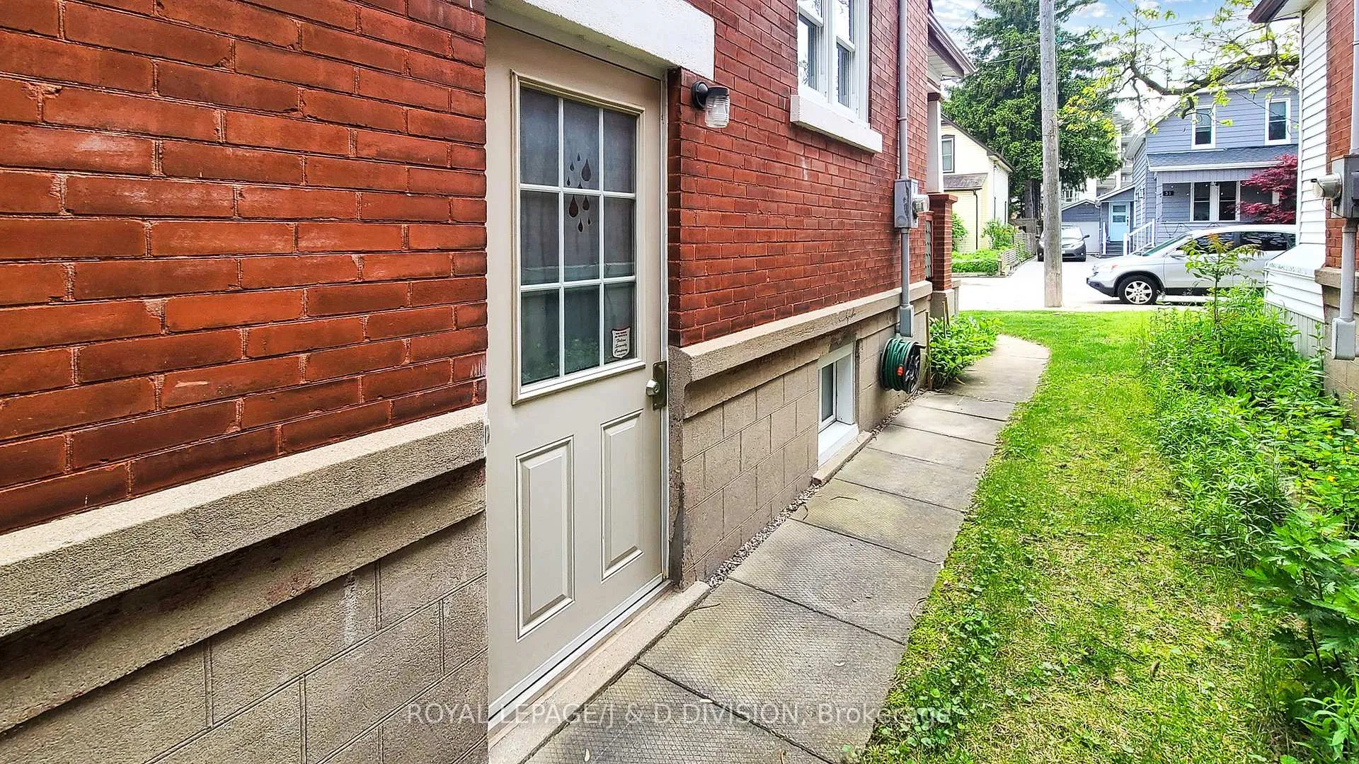Photo 38 of 28 Henry Street, Kitchener — HOMEH