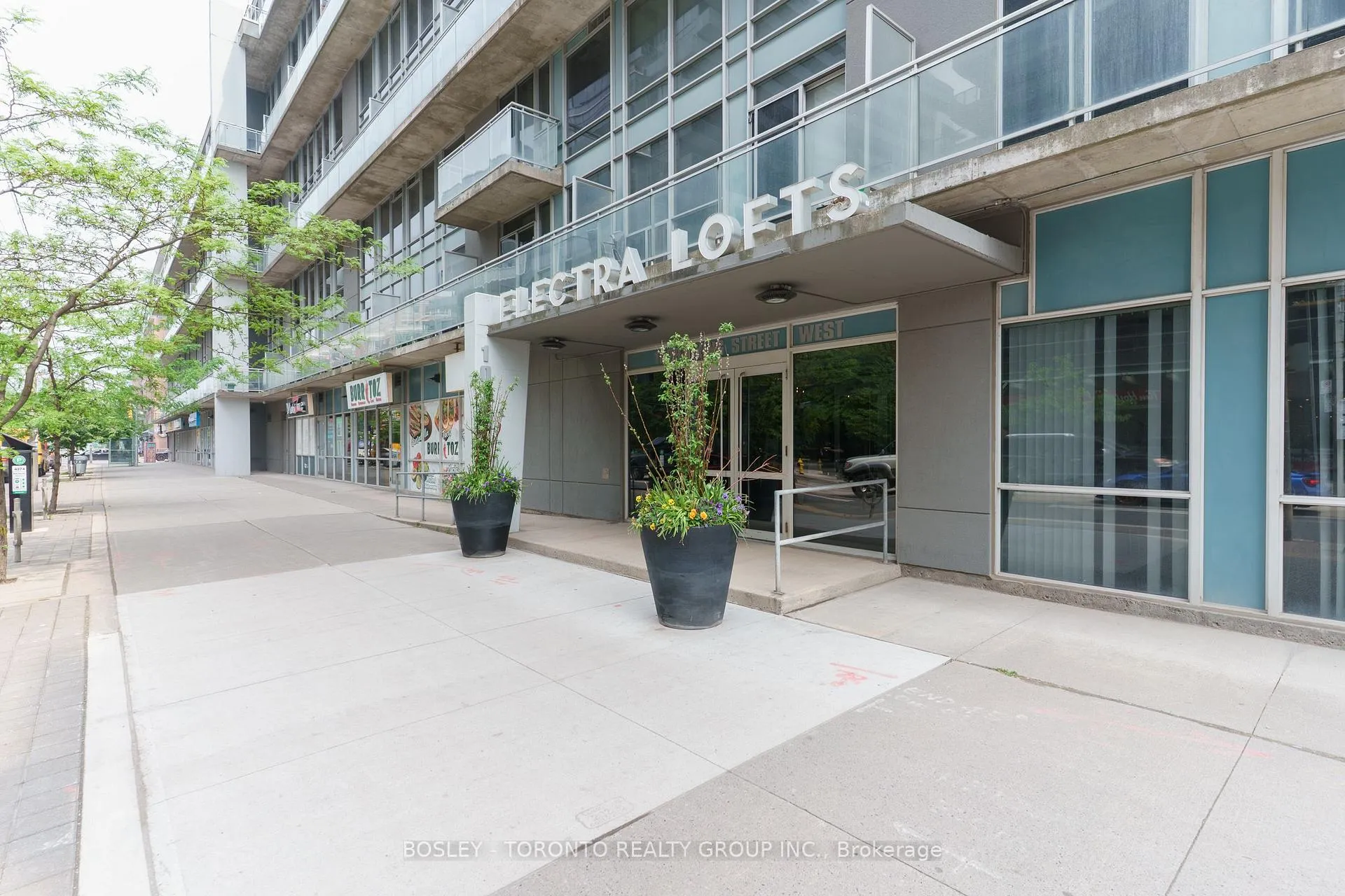 Front of Unit 419, 1029 King St Street W