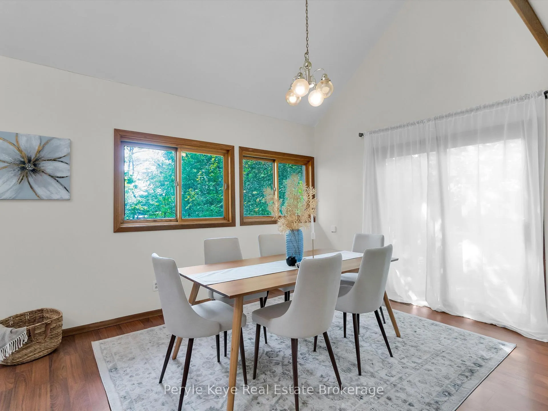 Photo 4 of 5 Bird Lane, Bracebridge — HOMEH