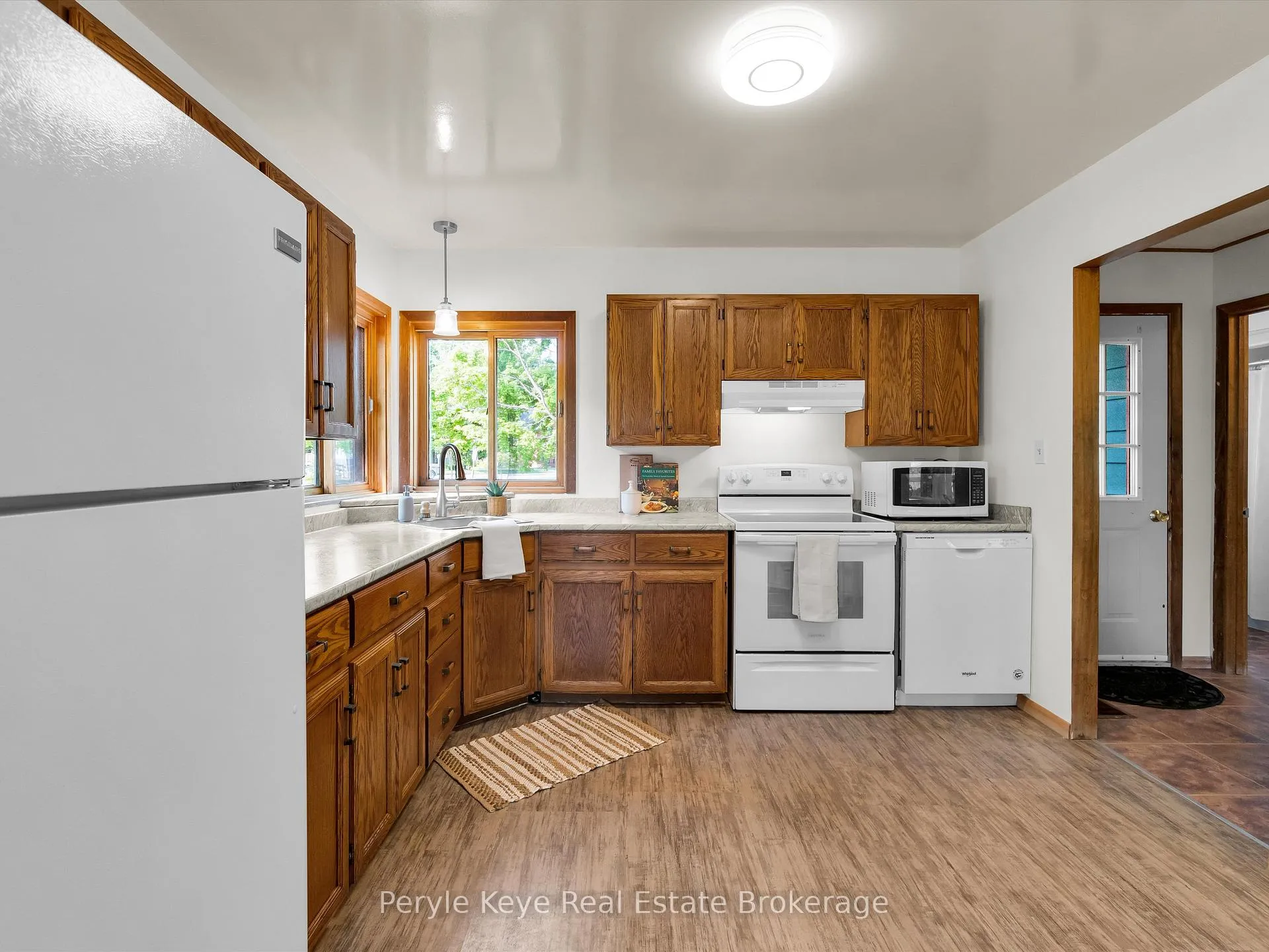 Photo 10 of 5 Bird Lane, Bracebridge — HOMEH