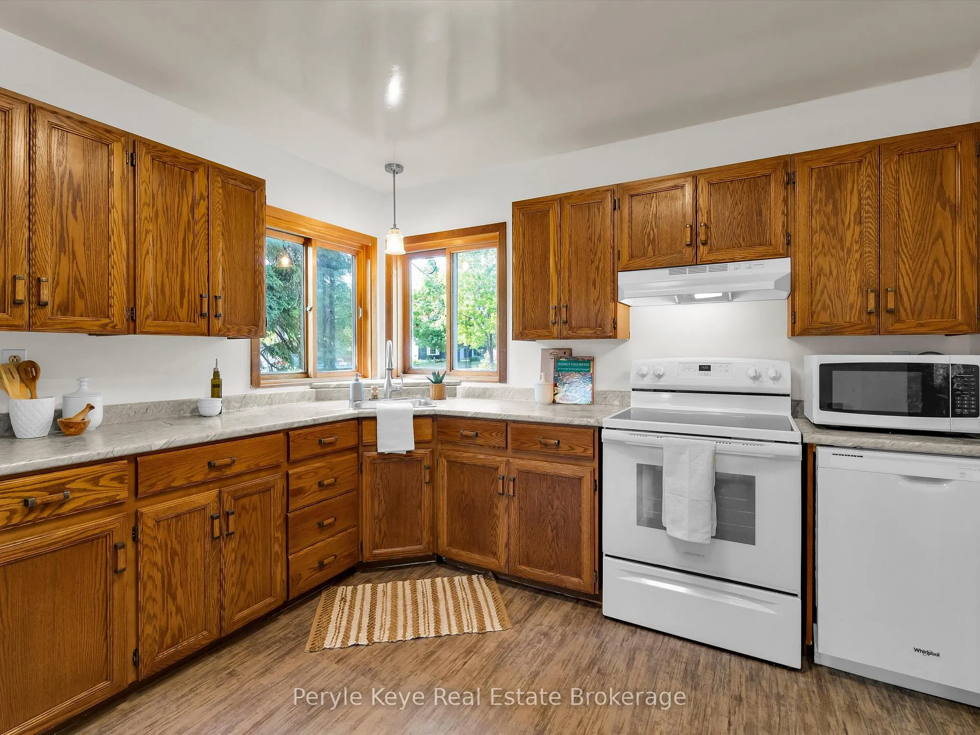 Photo 11 of 5 Bird Lane, Bracebridge — HOMEH