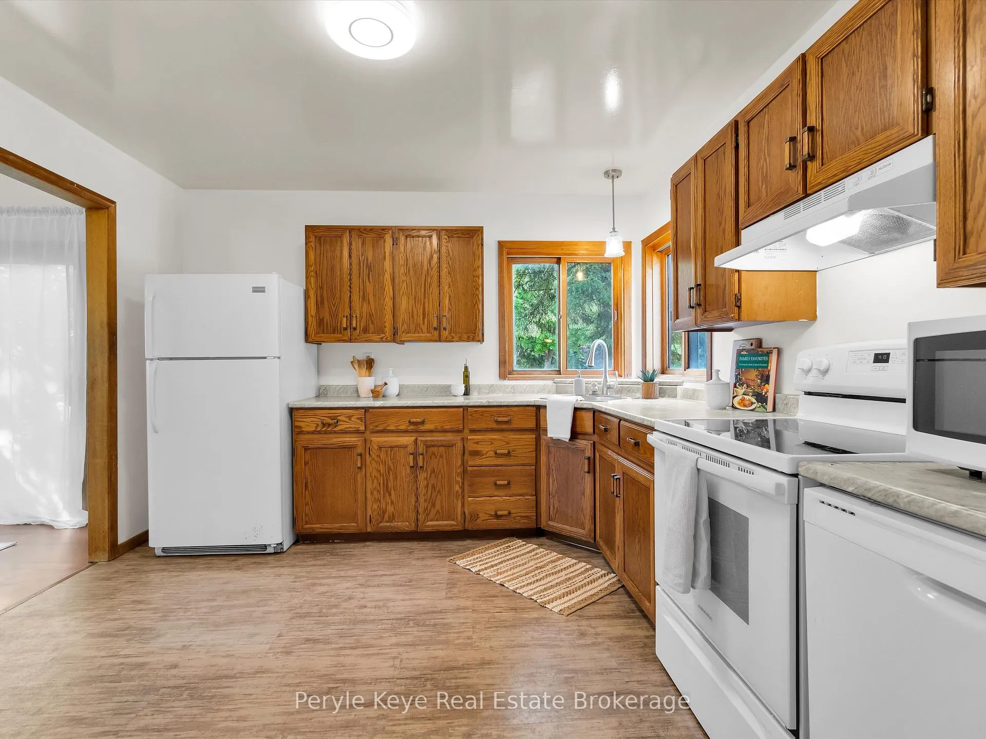 Photo 12 of 5 Bird Lane, Bracebridge — HOMEH