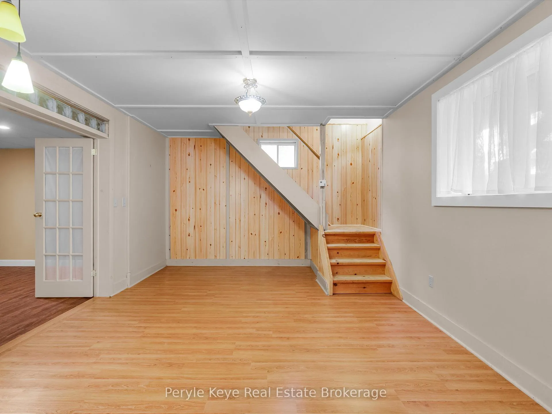 Photo 33 of 5 Bird Lane, Bracebridge — HOMEH