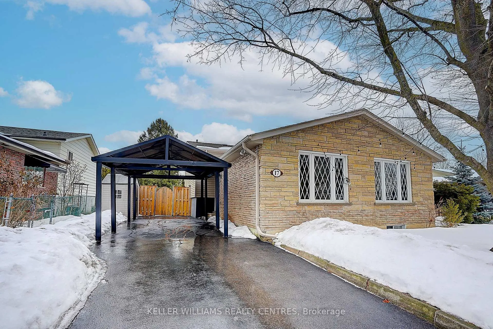 Photo 2 of 17 Sir Kay Drive, Markham, Markham Village — HOMEH