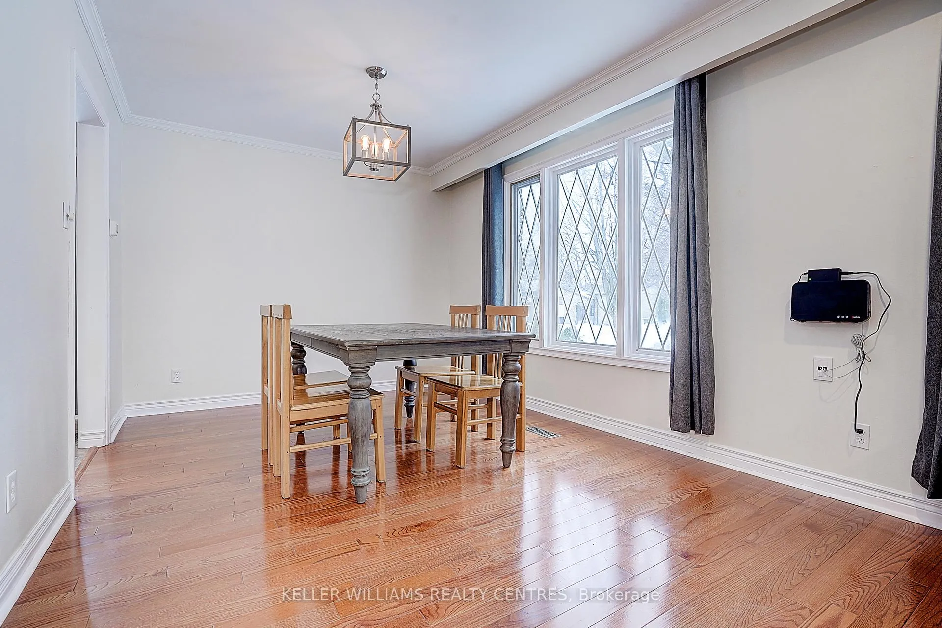 Photo 13 of 17 Sir Kay Drive, Markham, Markham Village — HOMEH