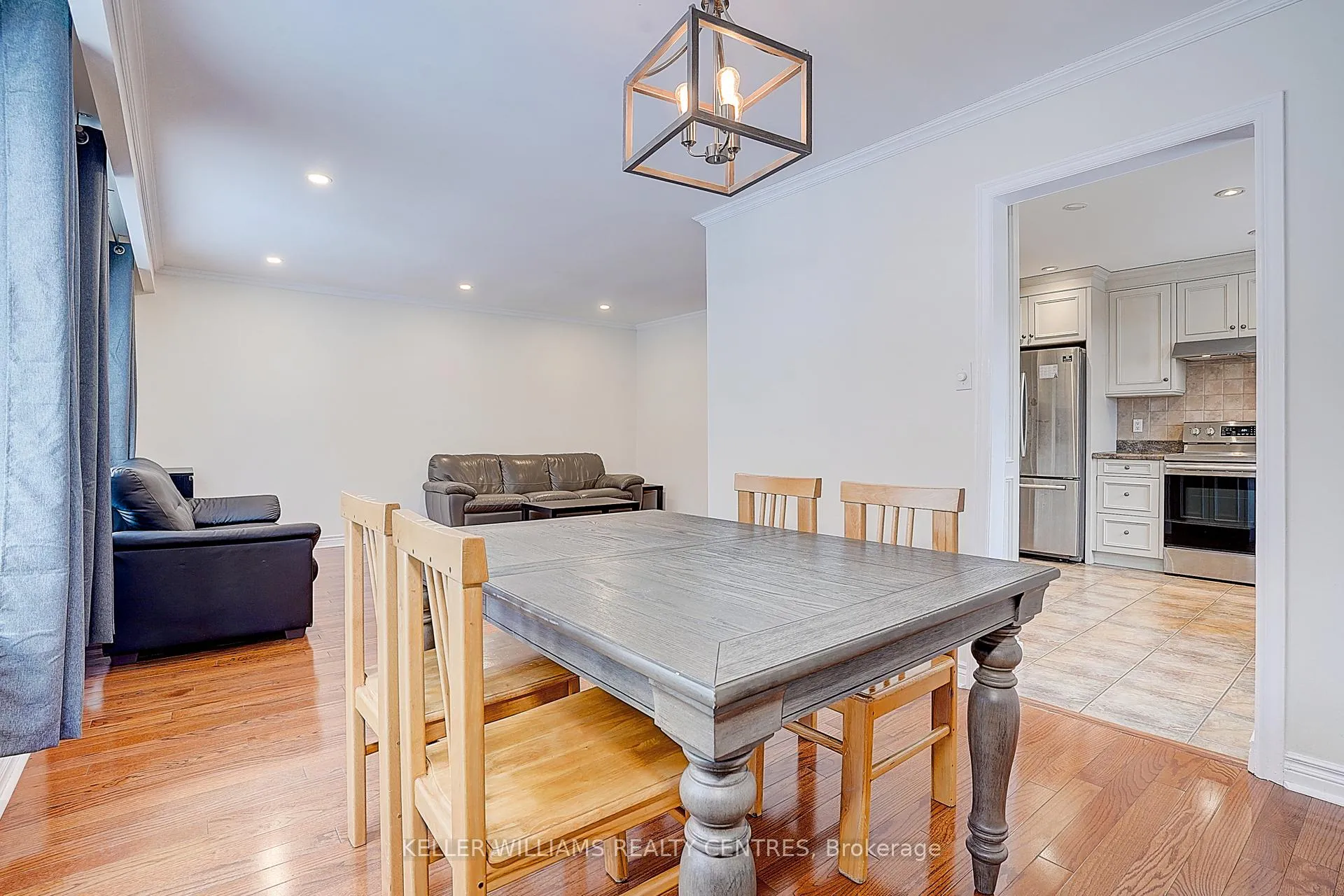 Photo 16 of 17 Sir Kay Drive, Markham, Markham Village — HOMEH