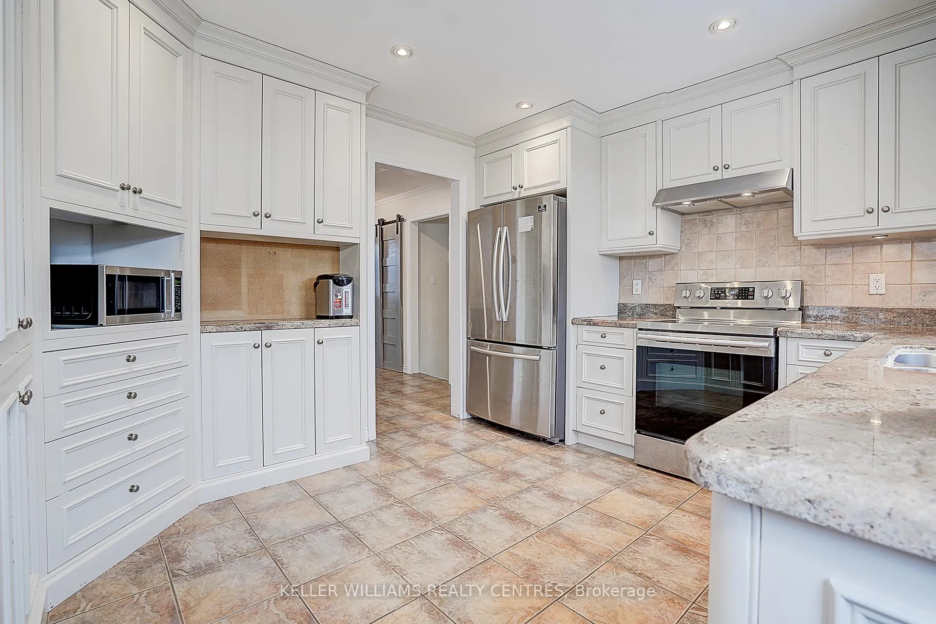 Photo 18 of 17 Sir Kay Drive, Markham, Markham Village — HOMEH