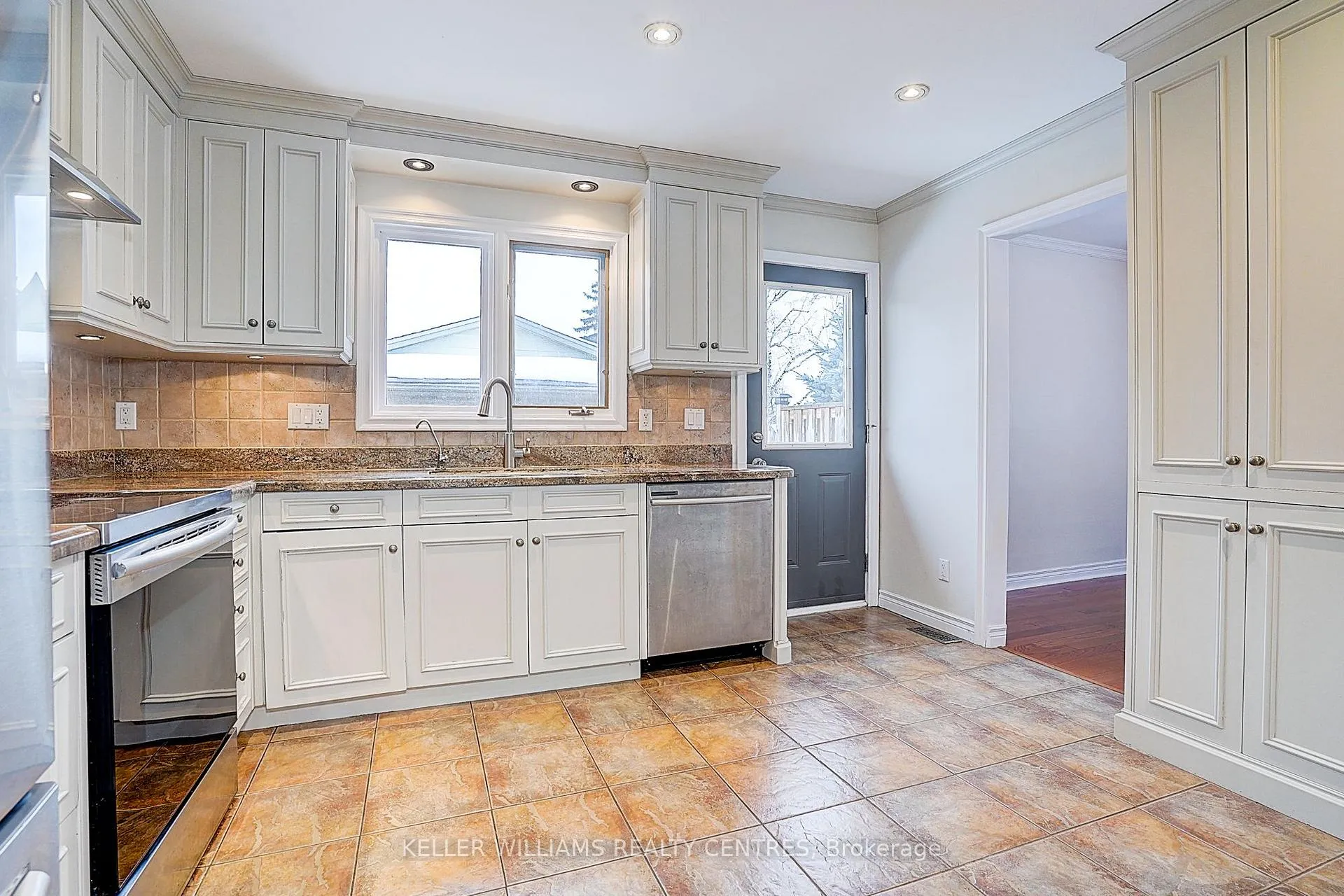 Photo 20 of 17 Sir Kay Drive, Markham, Markham Village — HOMEH