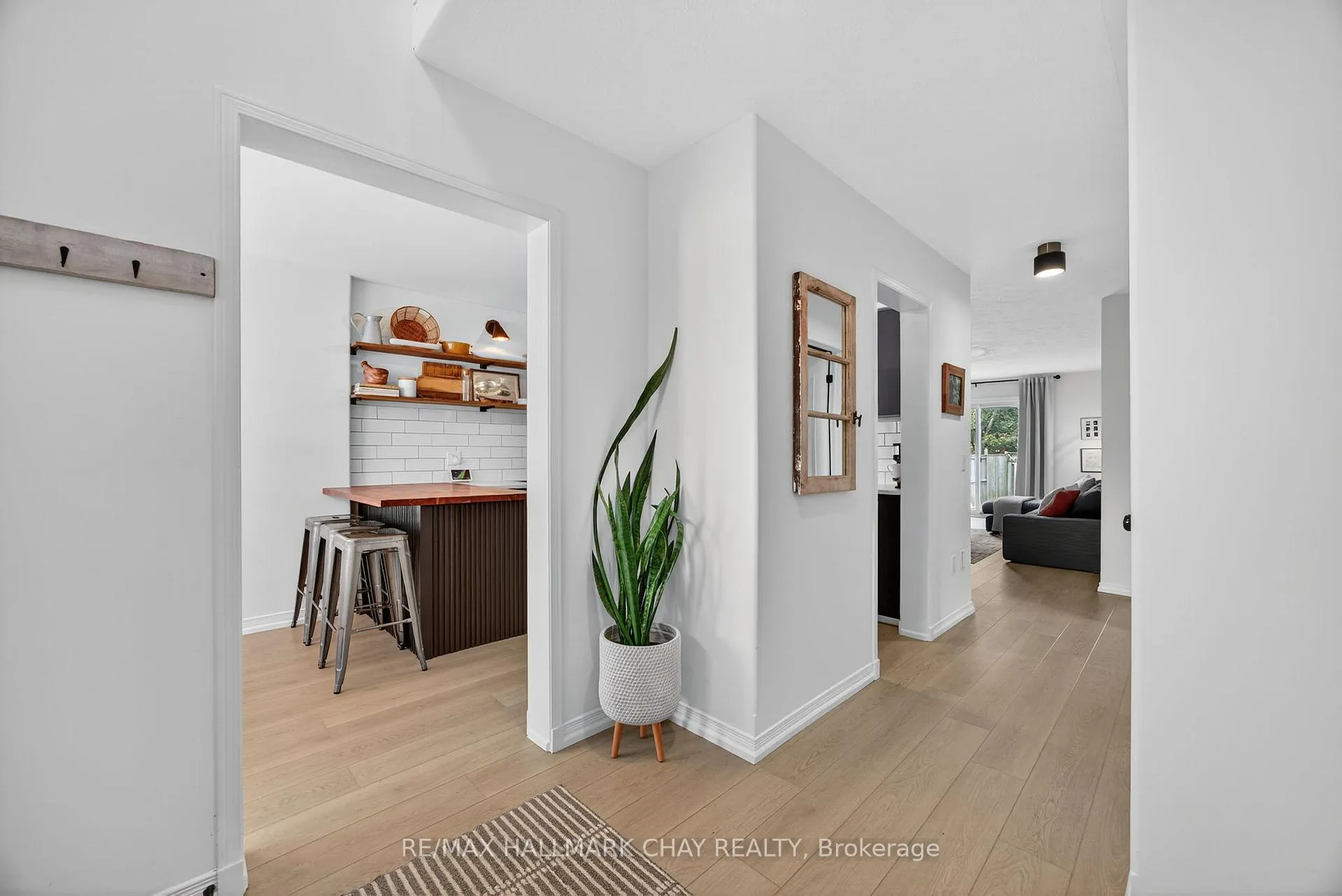 Photo 2 of 56 Julia Crescent, Orillia — HOMEH