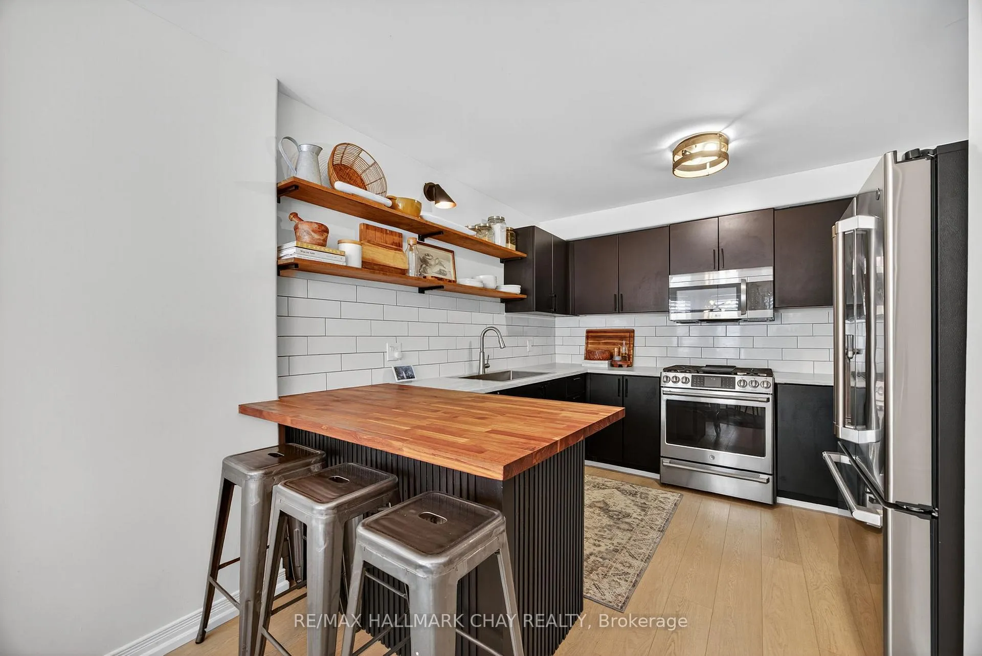 Photo 4 of 56 Julia Crescent, Orillia — HOMEH