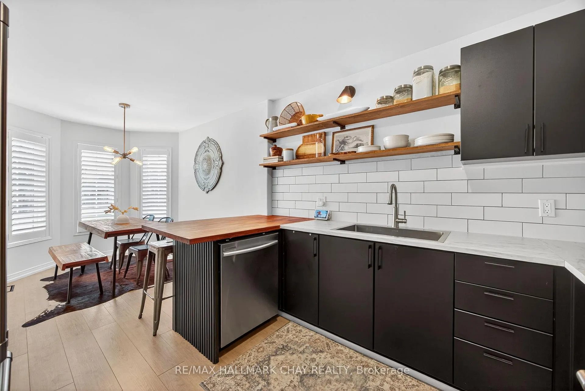 Photo 5 of 56 Julia Crescent, Orillia — HOMEH