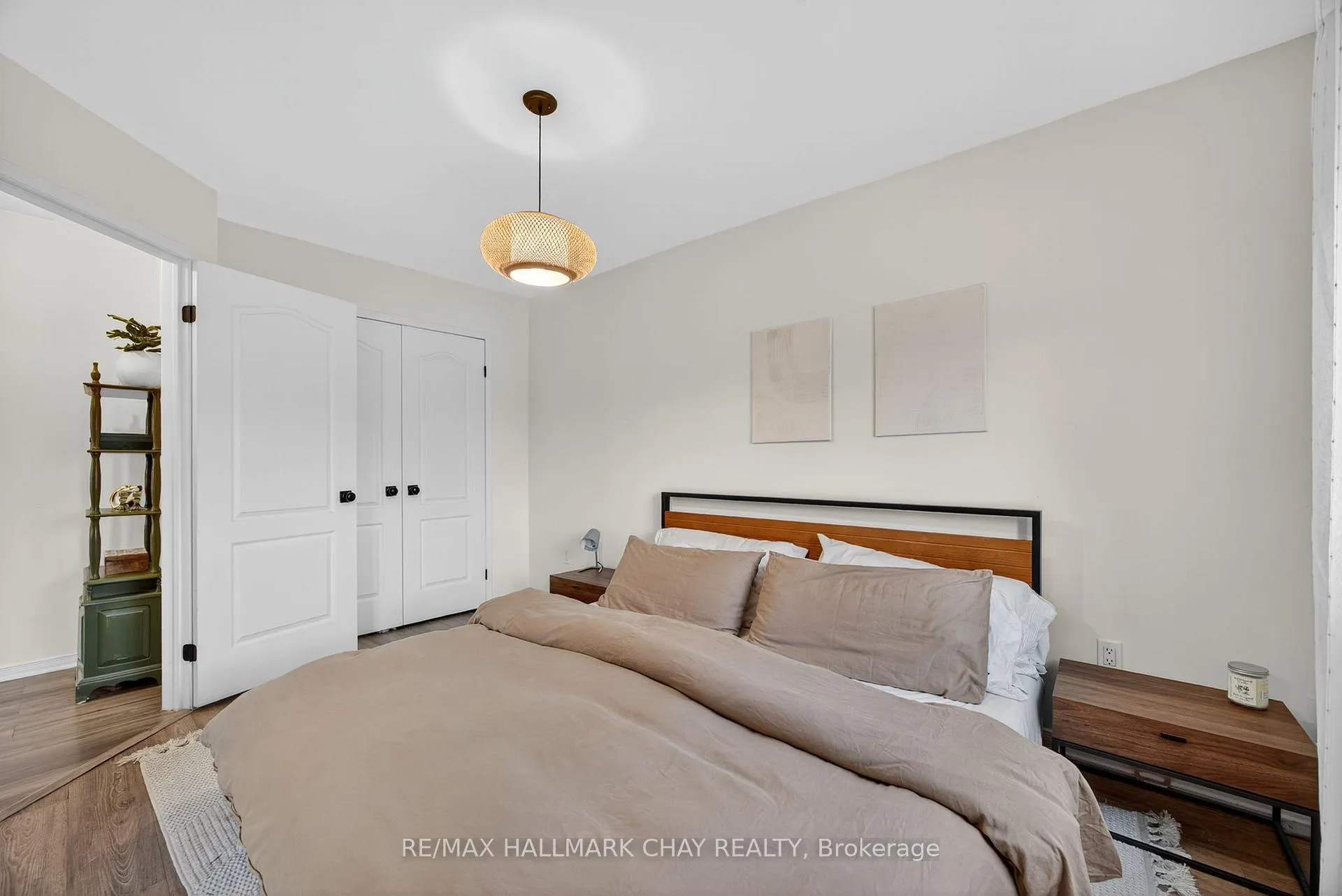 Photo 16 of 56 Julia Crescent, Orillia — HOMEH