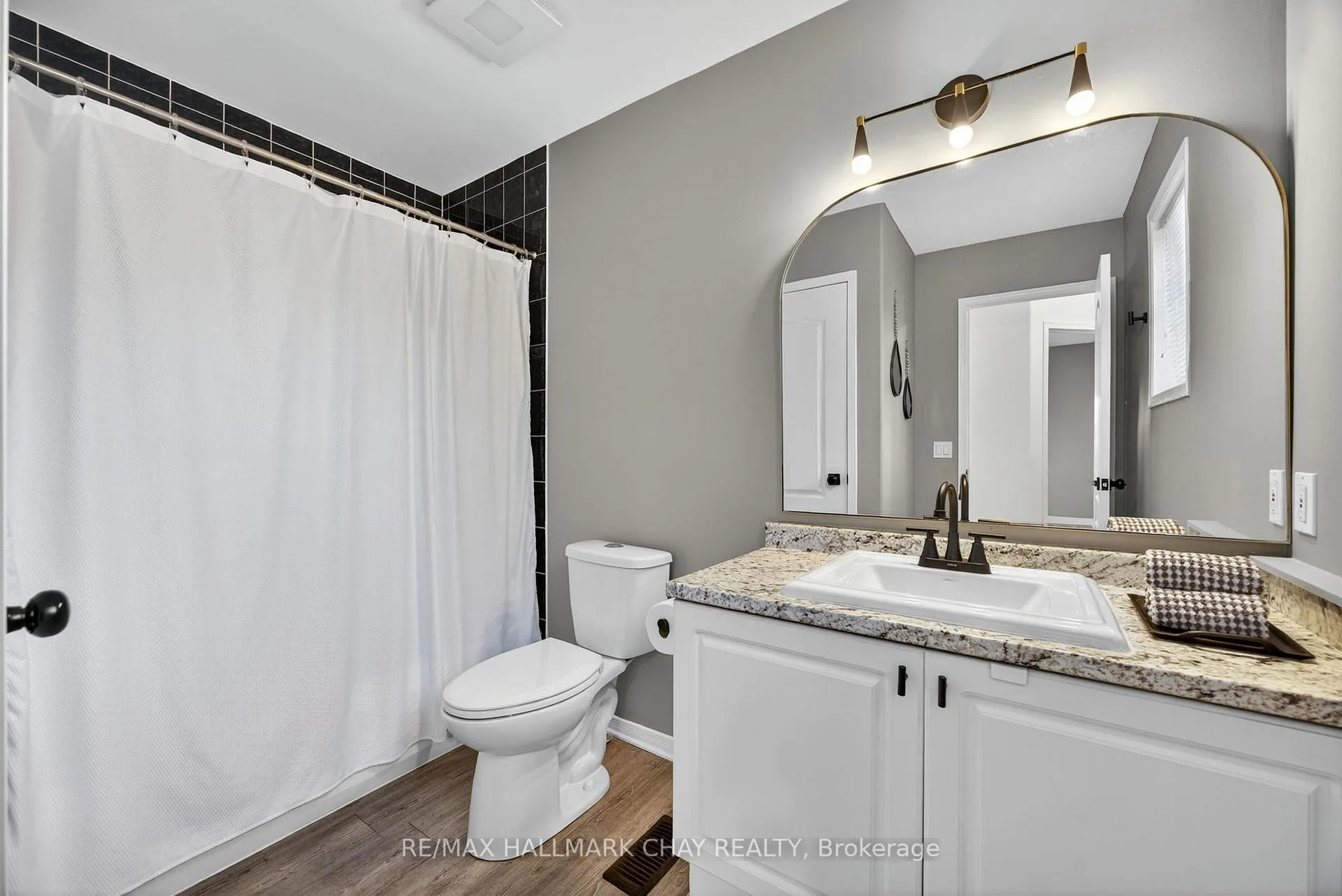 Photo 19 of 56 Julia Crescent, Orillia — HOMEH
