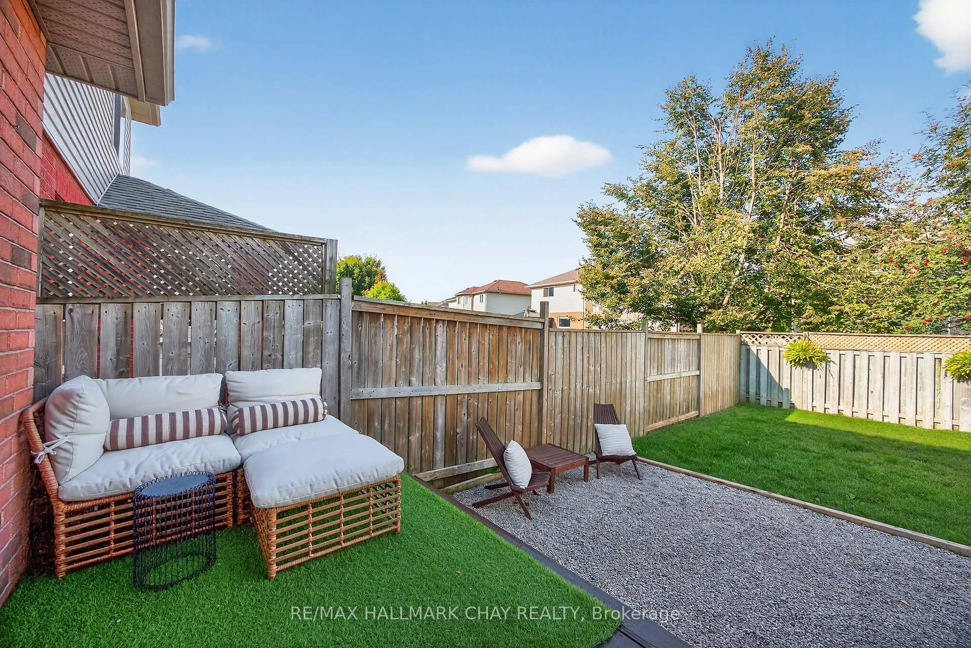 Photo 21 of 56 Julia Crescent, Orillia — HOMEH