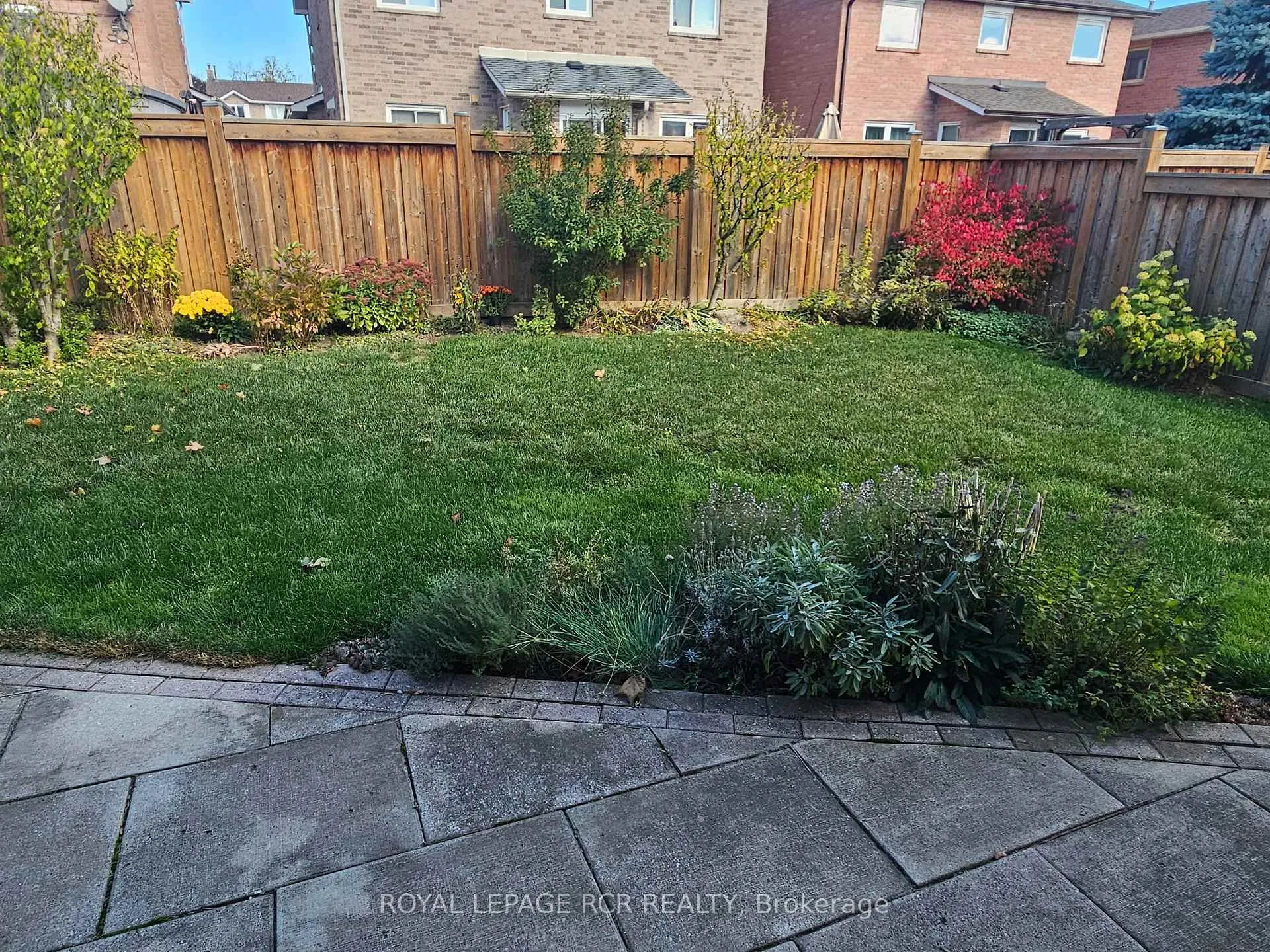 Photo 36 of 60 Royal Terrace Crescent, Caledon, Bolton East — HOMEH